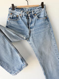 W25 L32 Levis 501 vintage 24-25” waist medium light blue 501s made in France 90s