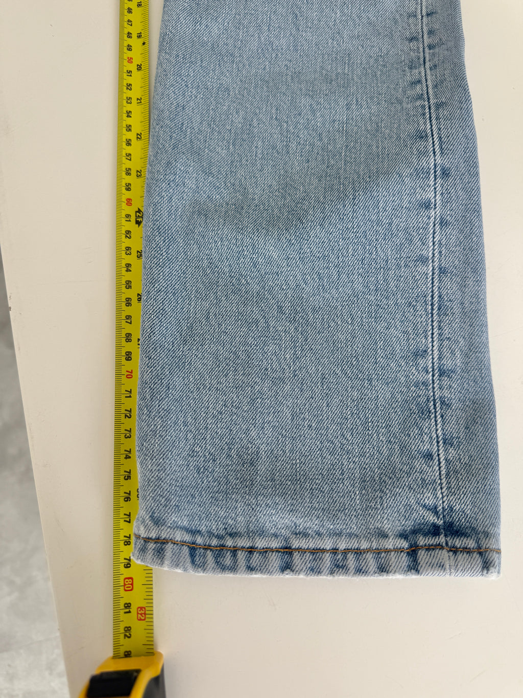 Soft W25 L31 vintage Levis 501 25” measured waist light blue 501s made in 90s