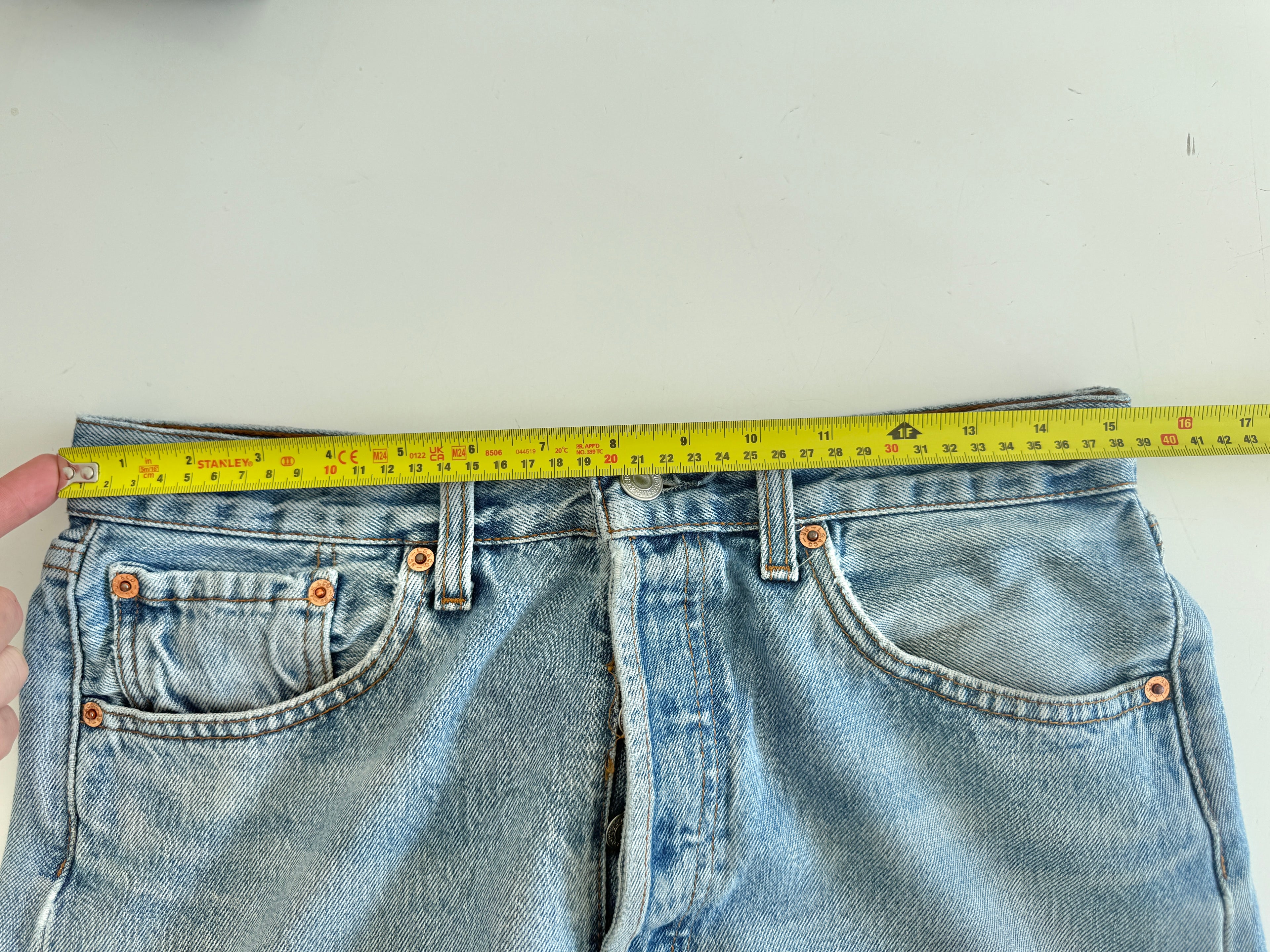 Soft W30 L29 vintage Levis 501 29/30” measured waist light blue dirty Y2K 501s