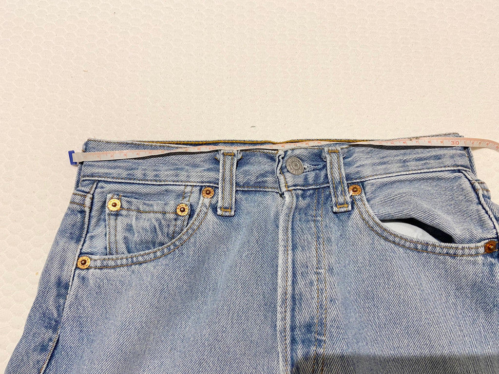 w24 l30 501 vintage Levi’s made in Spain 90s