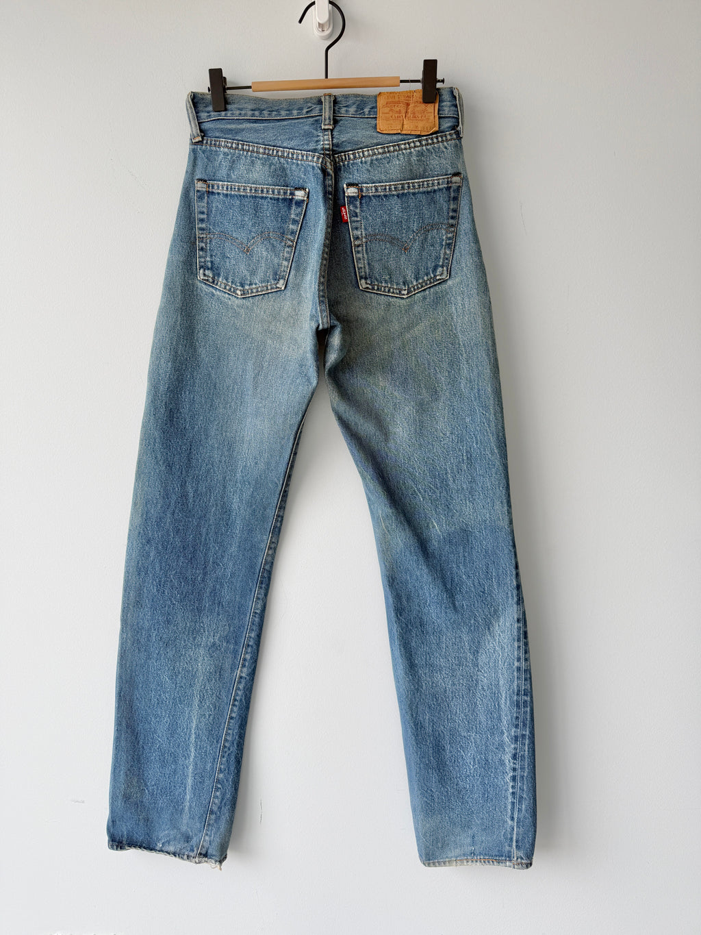 Selvedge W26 L34 vintage Levis 501 25/26” measured medium blue faded 80s USA Levi’s 501s