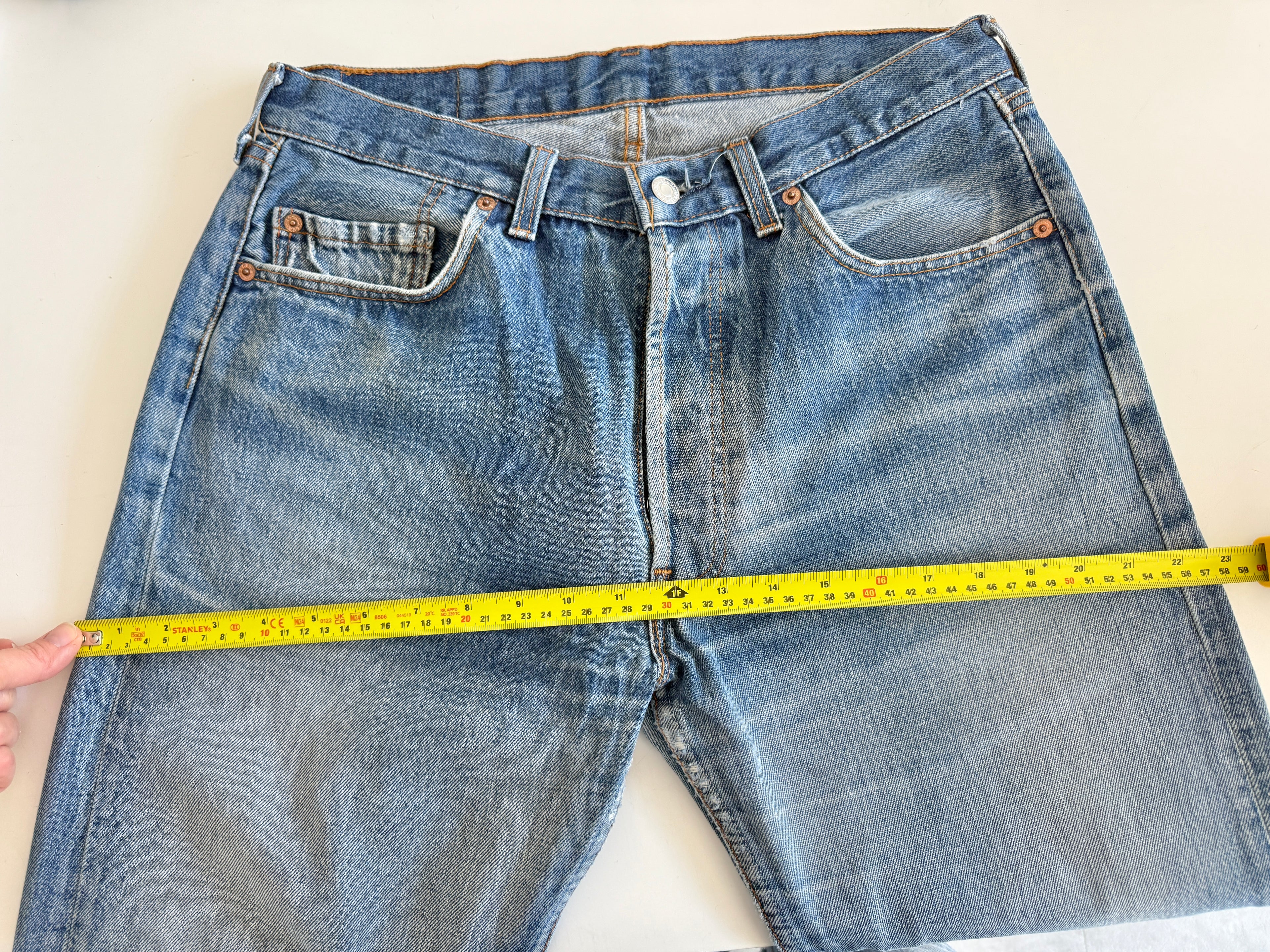 W31 L30 vintage Levis 501 30/31” measured waist dark faded 501s late 80s 90s denim