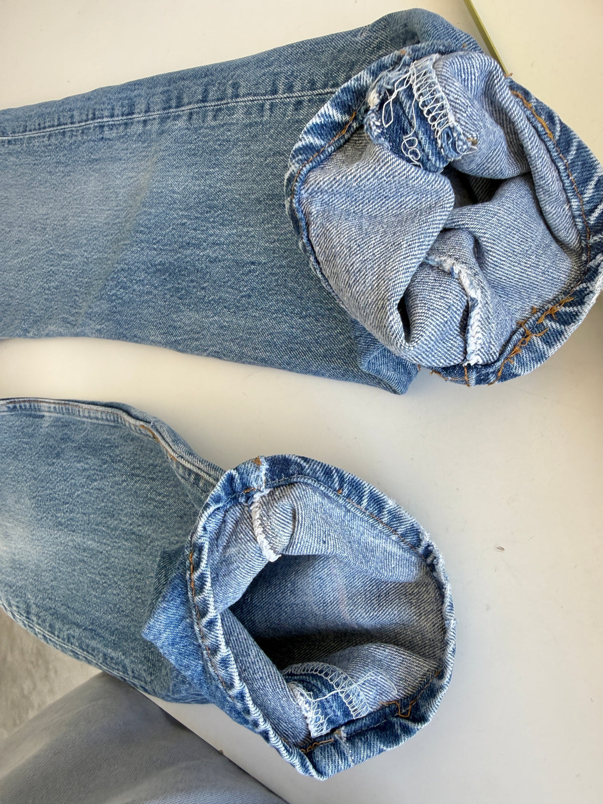 W27 L31 vintage Levis 501s 27” measured dark faded blue 501s 90s USA