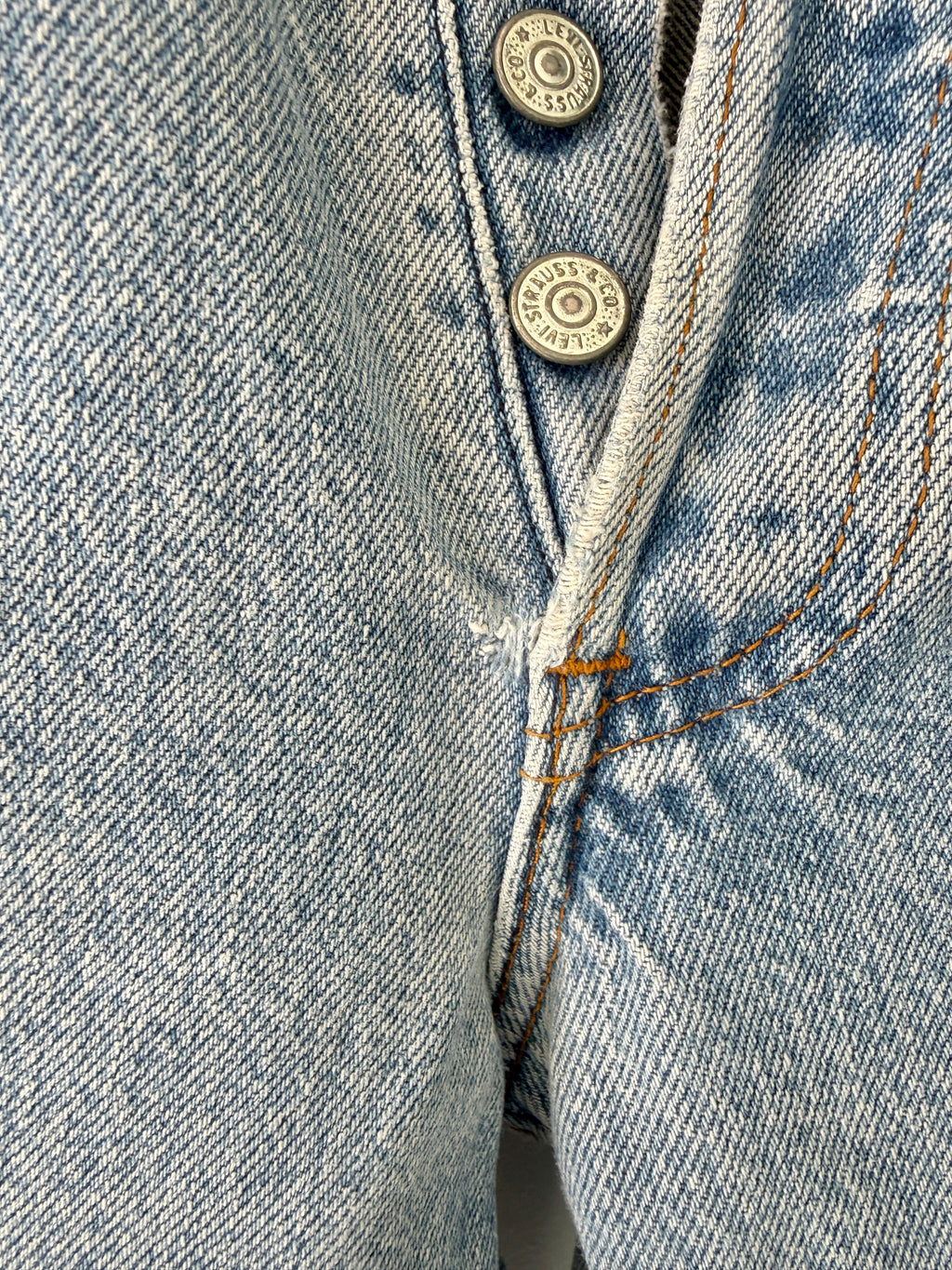 W23 L31 vintage Levis 26501s 22/23” measured light blue 26501s 80s 1984 USA