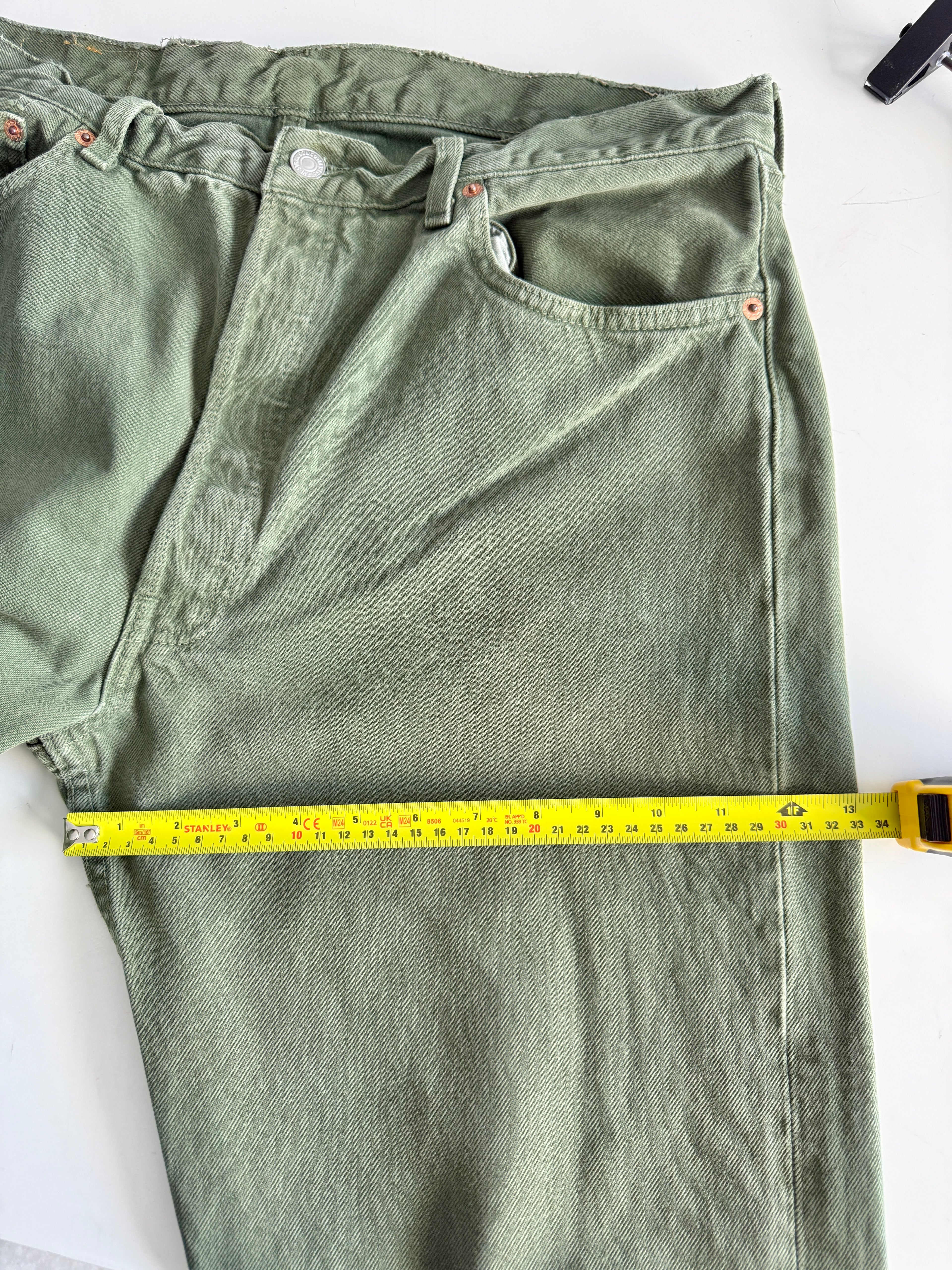 W35 L31 vintage Levis 501 34-35” measured dark green denim 90s USA 501s