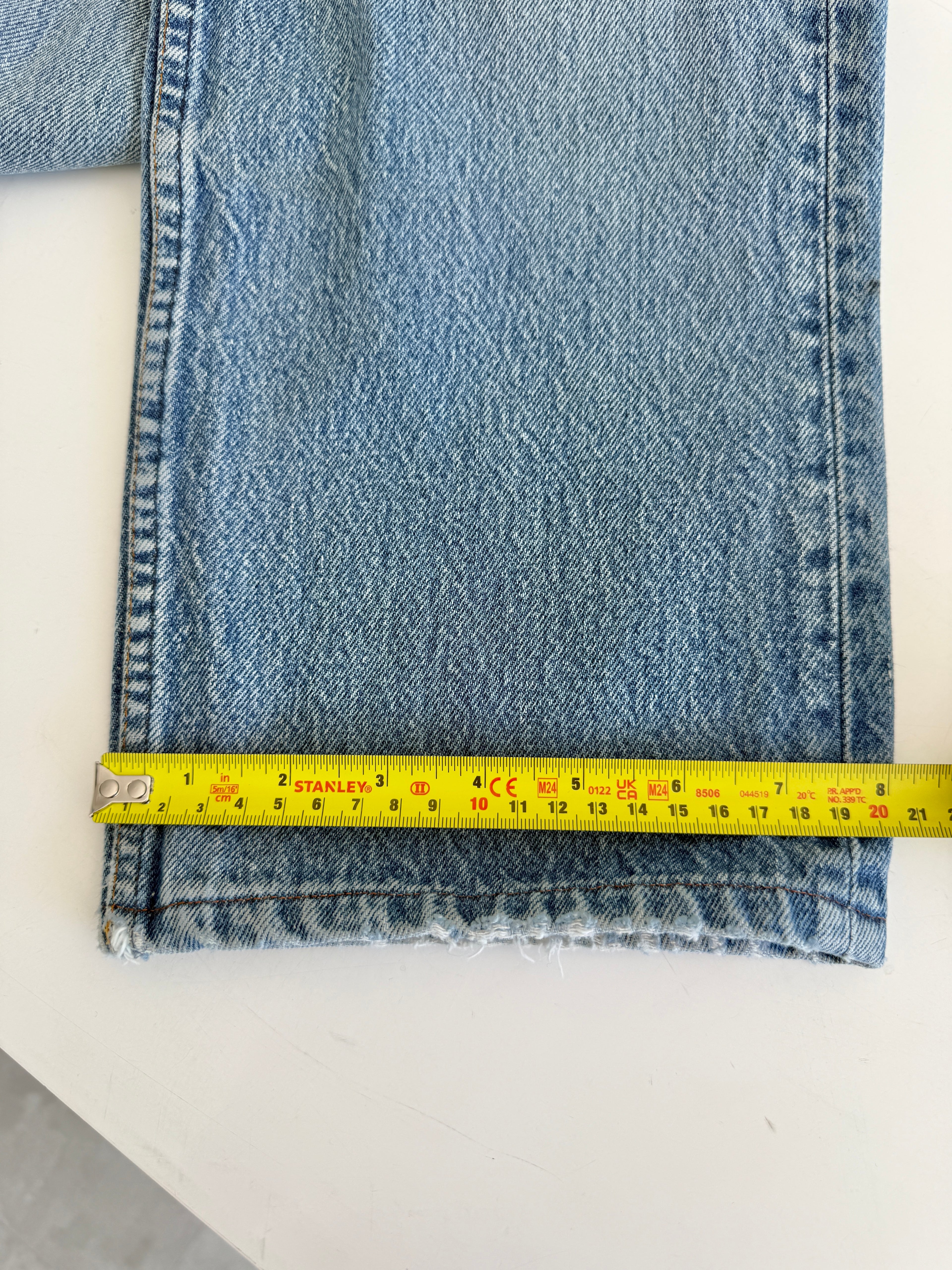 W31 L29 vintage Levis 501 30/31” measured waist medium faded blue 501s early 90s USA