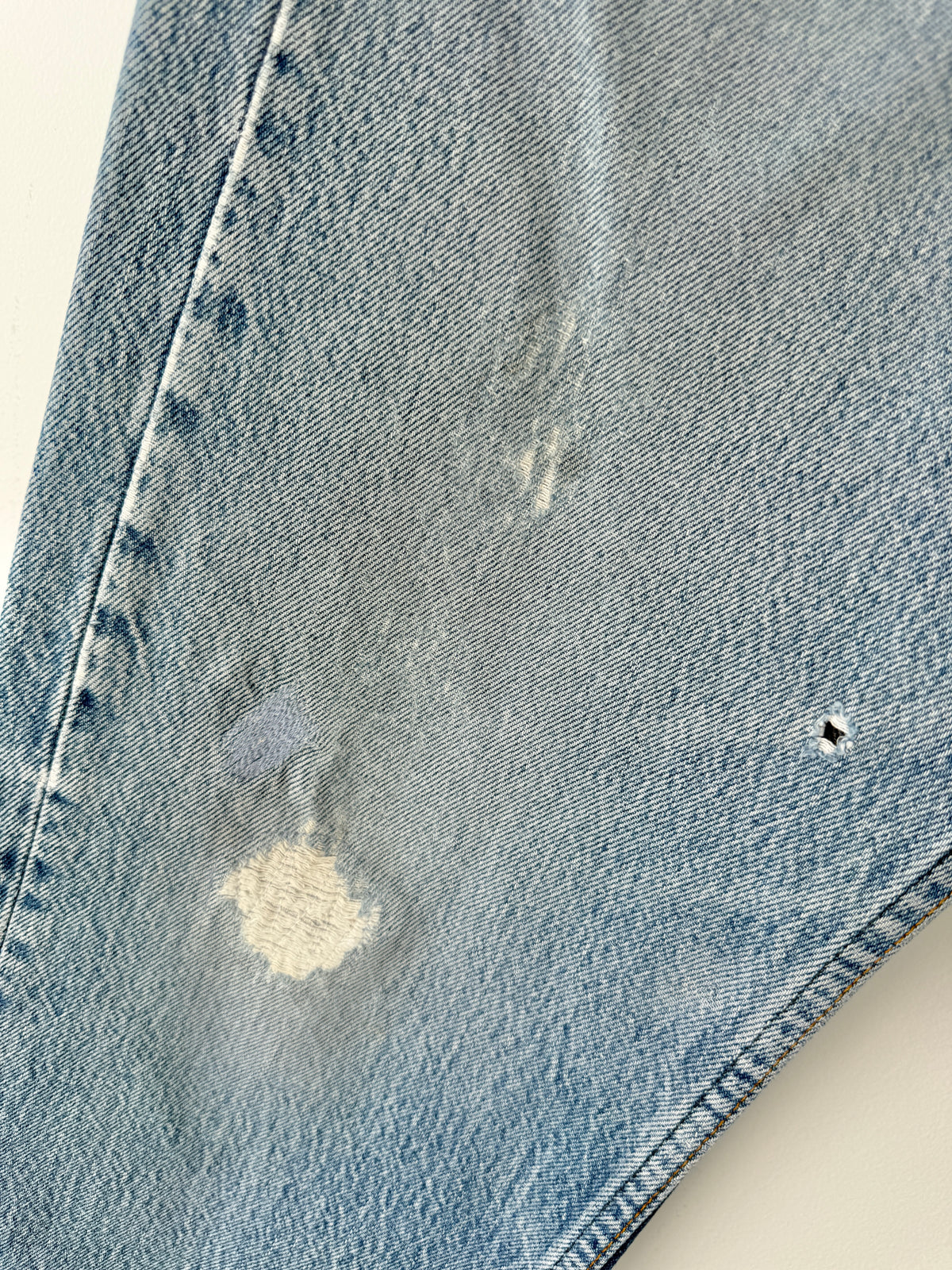 W30 L29 vintage Levis 501 29/30” measured waist faded light blue distressed early 90s USA 501s