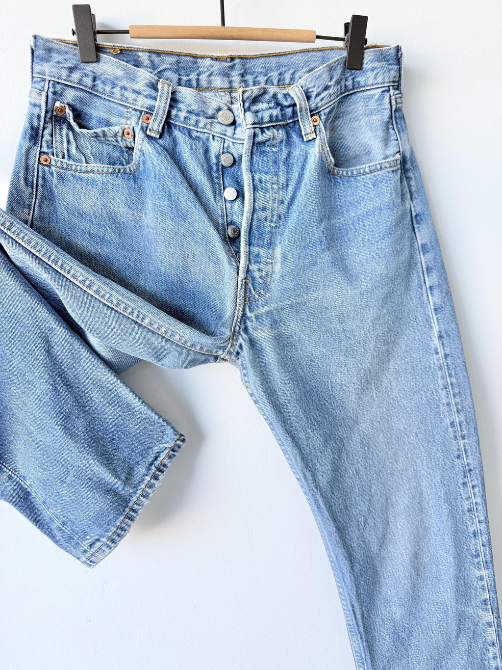 W29 L32 Levis 501 vintage 28-29” measured waist made in  y2k