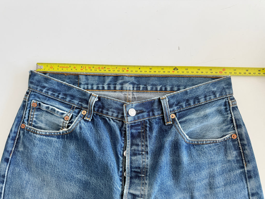 W33 L29 vintage Levis 501 32-33”” measured dark indigo denim whiskers Y2K 501s