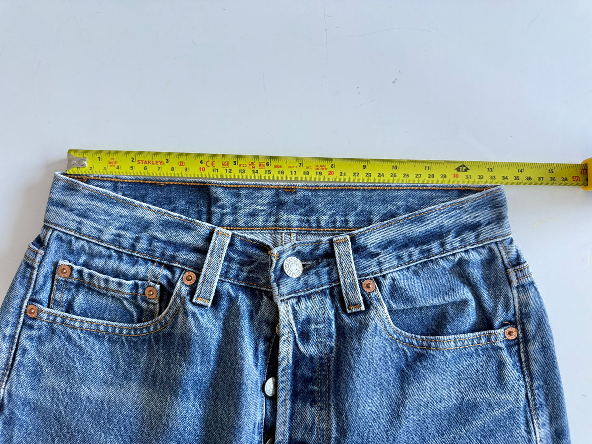 W27 L31 vintage Levis 501 dark faded blue 26/27” measured waist 90s USA levis 501s