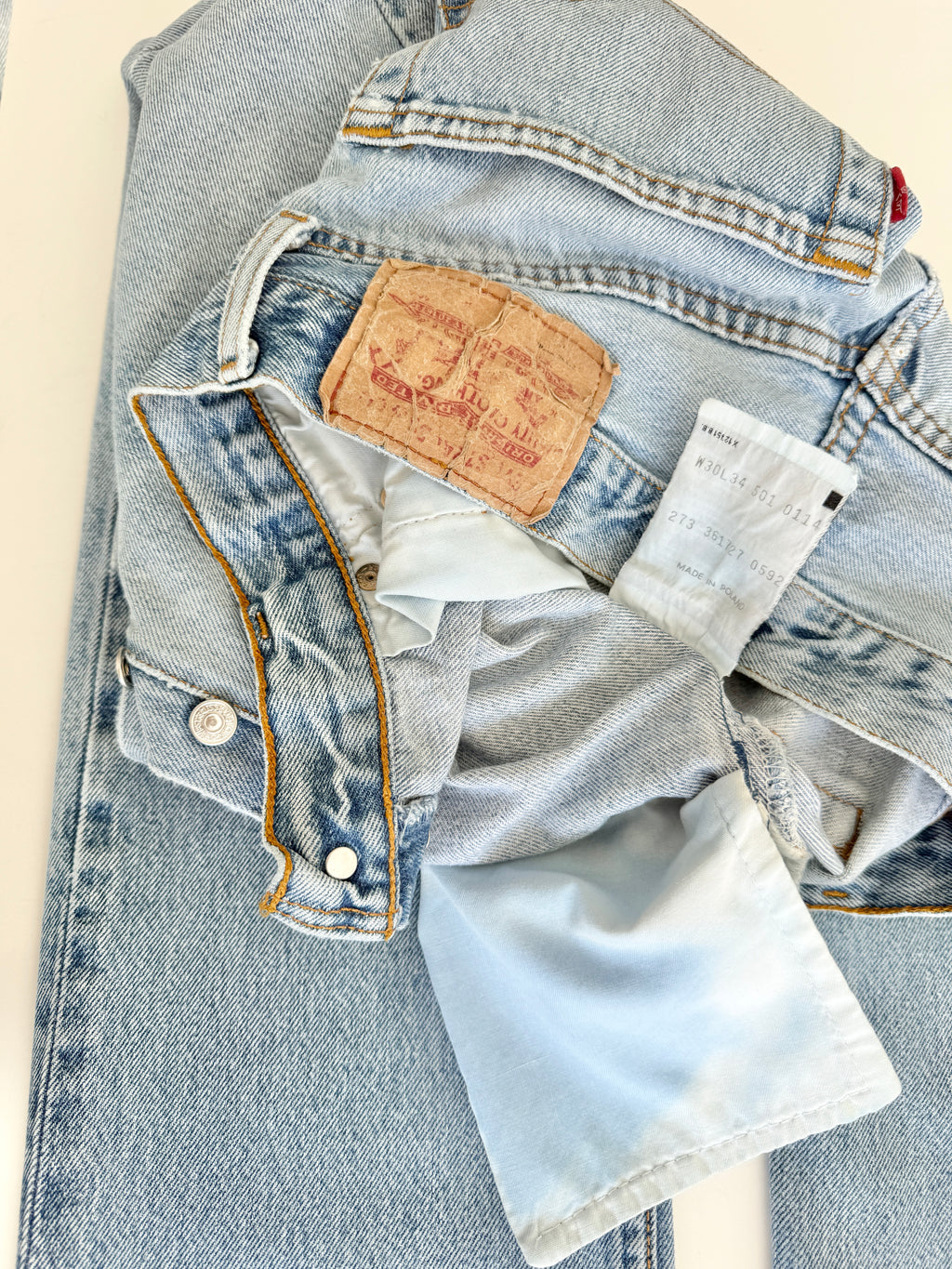 W28 L32 vintage Levis 501 27/28” measured light faded blue denim Levi’s 501s