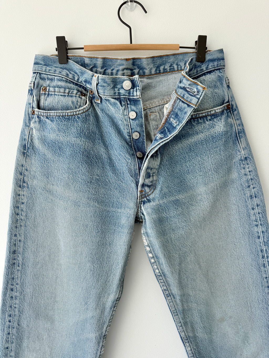 W31 L29 vintage Levis 501 30/31” measured waist medium faded blue 501s early 90s USA