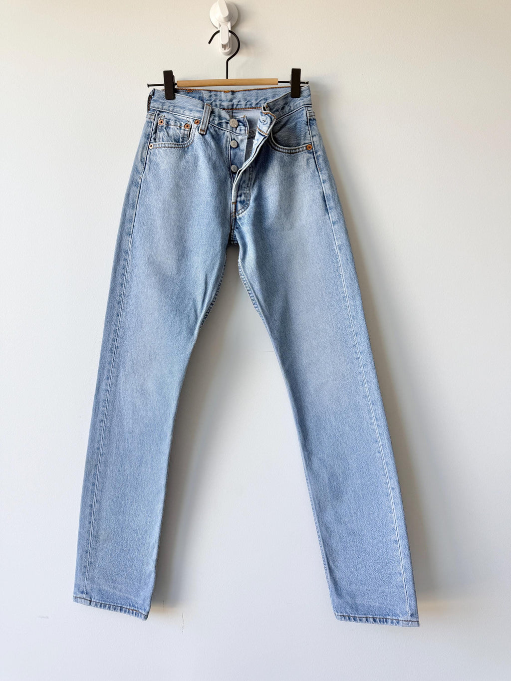 W24 L31 Levis 501 vintage 23-24” measured waist light blue made in turkey  90s hol