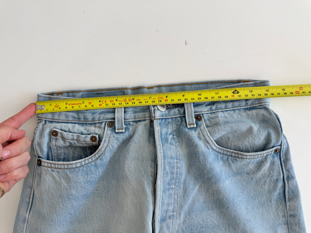 W27 L31 vintage Levis 501 26/27” measured waist light blue faded  90s USA 501s