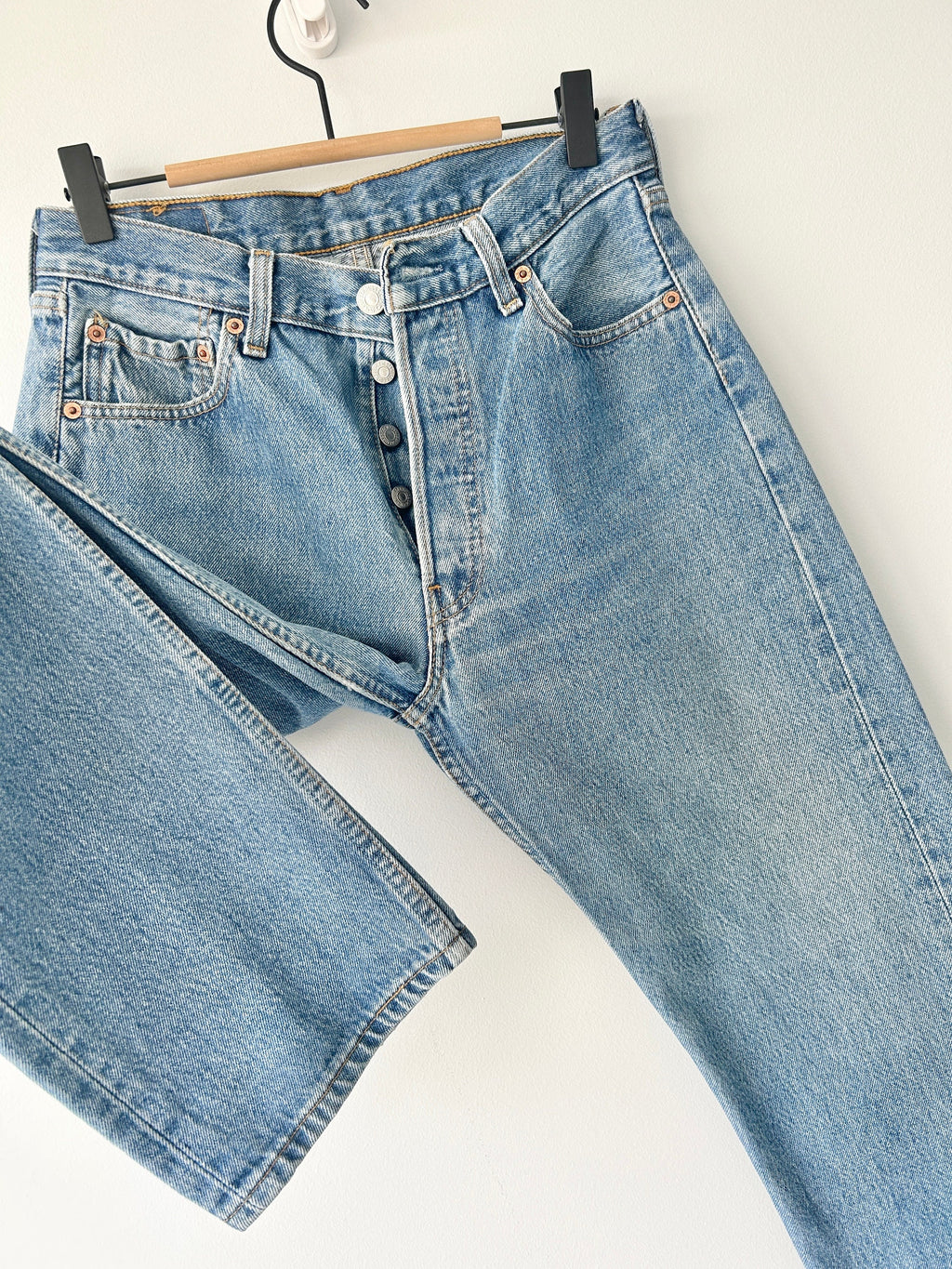 Levis 501 vintage w28 L29 Levi’s medium blue faded made y2k straight leg 501 vintage Levi’s 501