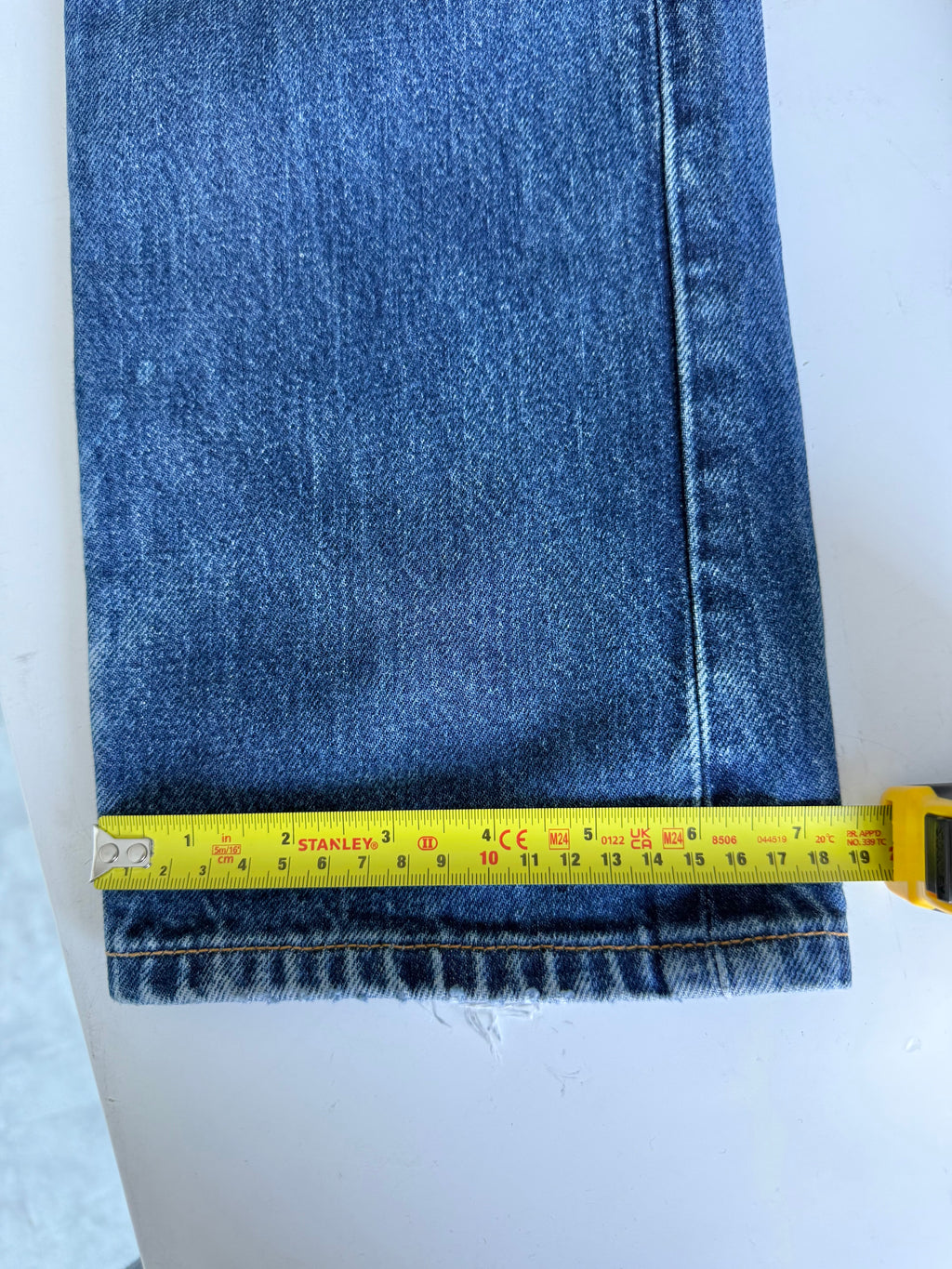 W26 L30 vintage Levis 501 dark blue 25/26” measured waist Y2K levis 501s