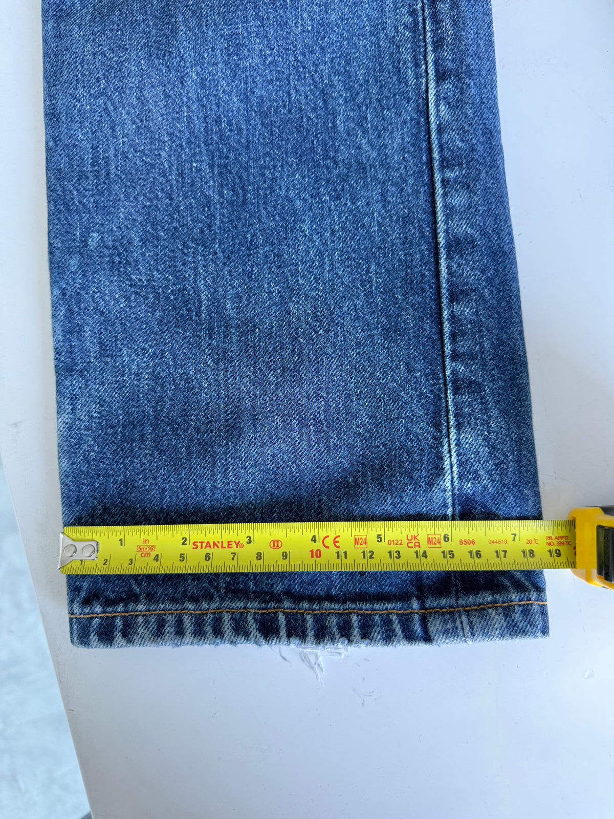 W26 L30 vintage Levis 501 dark blue 25/26” measured waist Y2K levis 501s