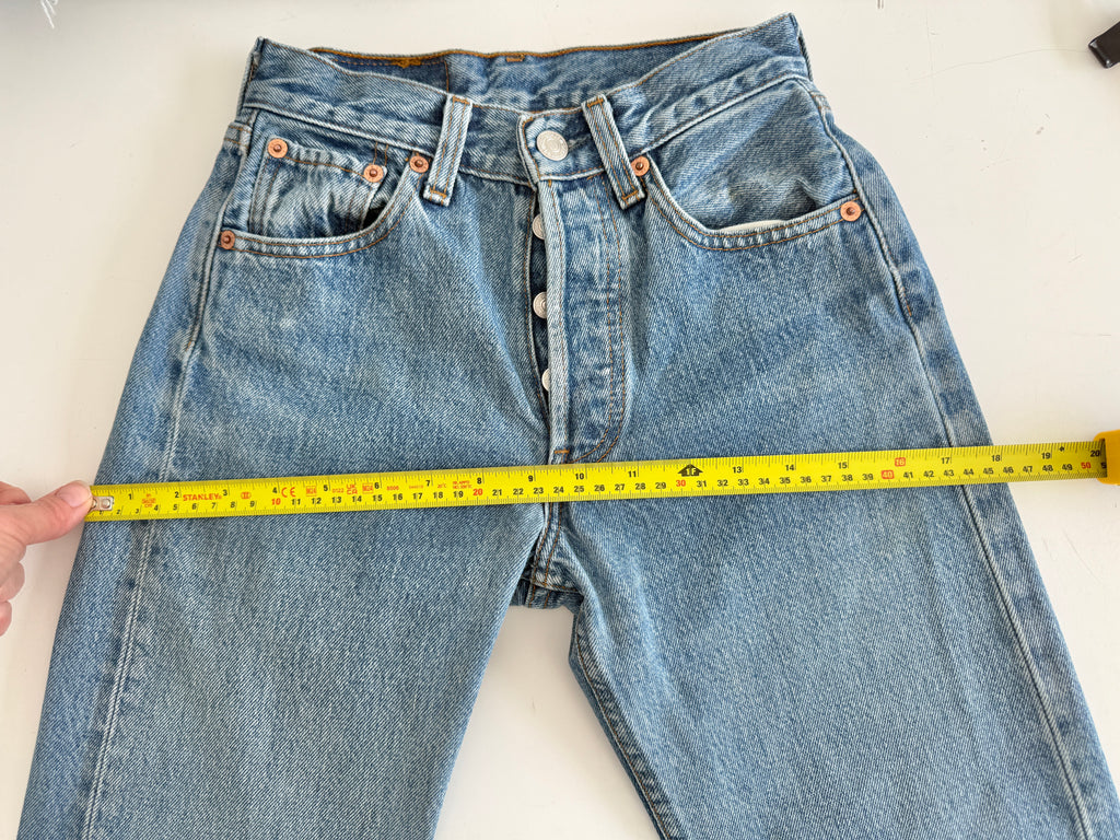 W22 L28 vintage Levis 501 22” measured waist medium faded 501s 90s denim