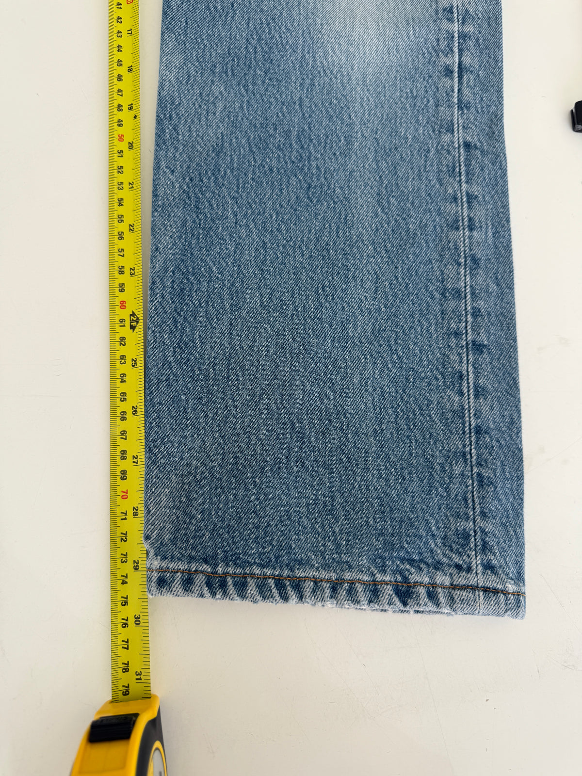 W29 L29 vintage Levis 501 28/29” measured medium blue Y2K 501s