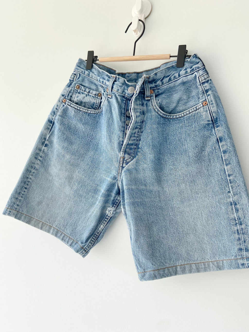 Vintage Levi’s button  shorts w29”