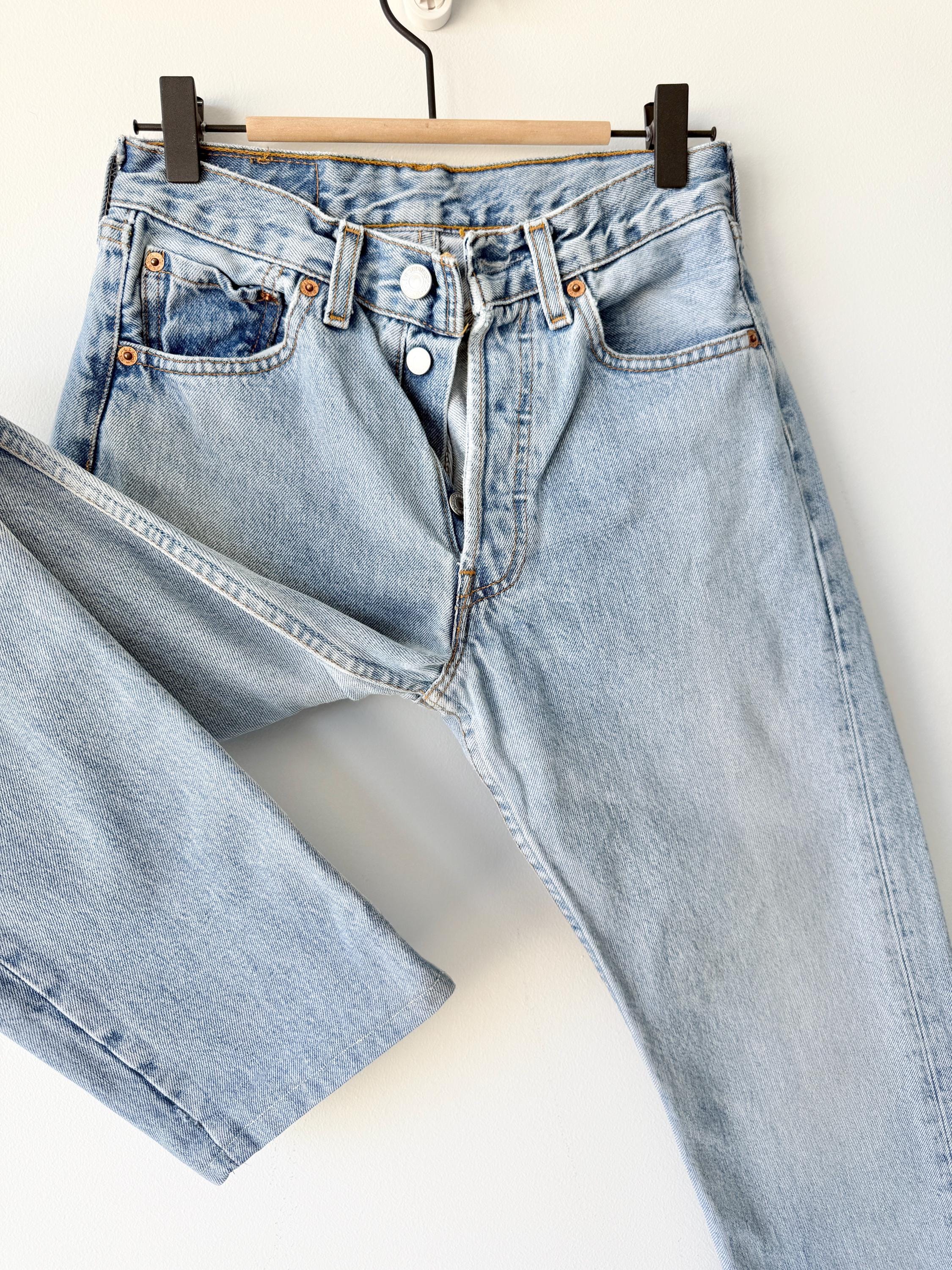 W25 L29 Levis 501 vintage 24-25” waist light blue 501s made in Spain 90s