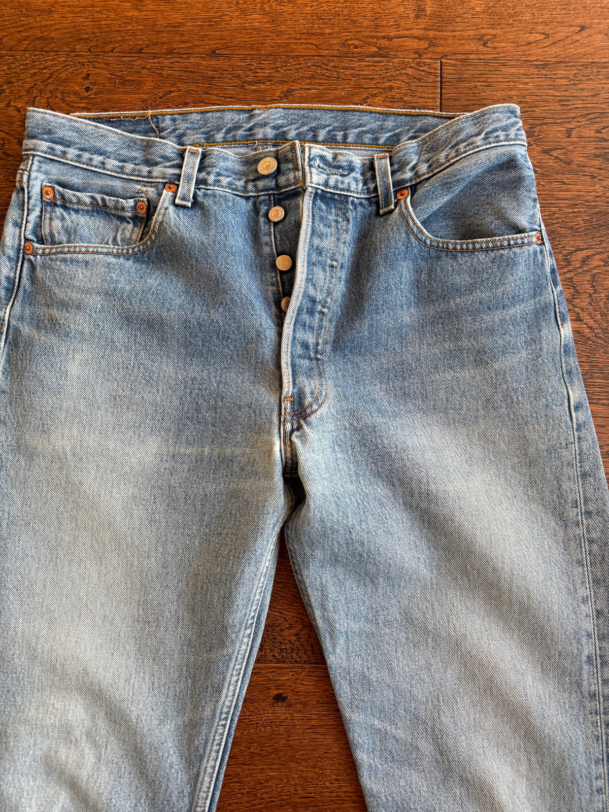 W32 L33 vintage Levis 501s 31/32” measured medium blue faded Y2K 501s