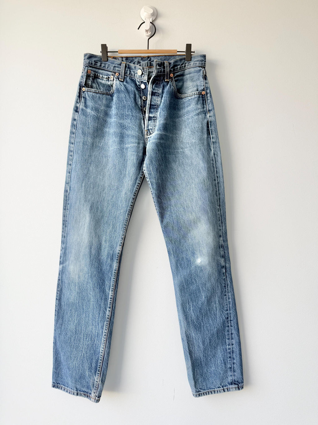 W30 L33 vintage Levis 501 29-30” measured whiskers faded dark blue made in 90s