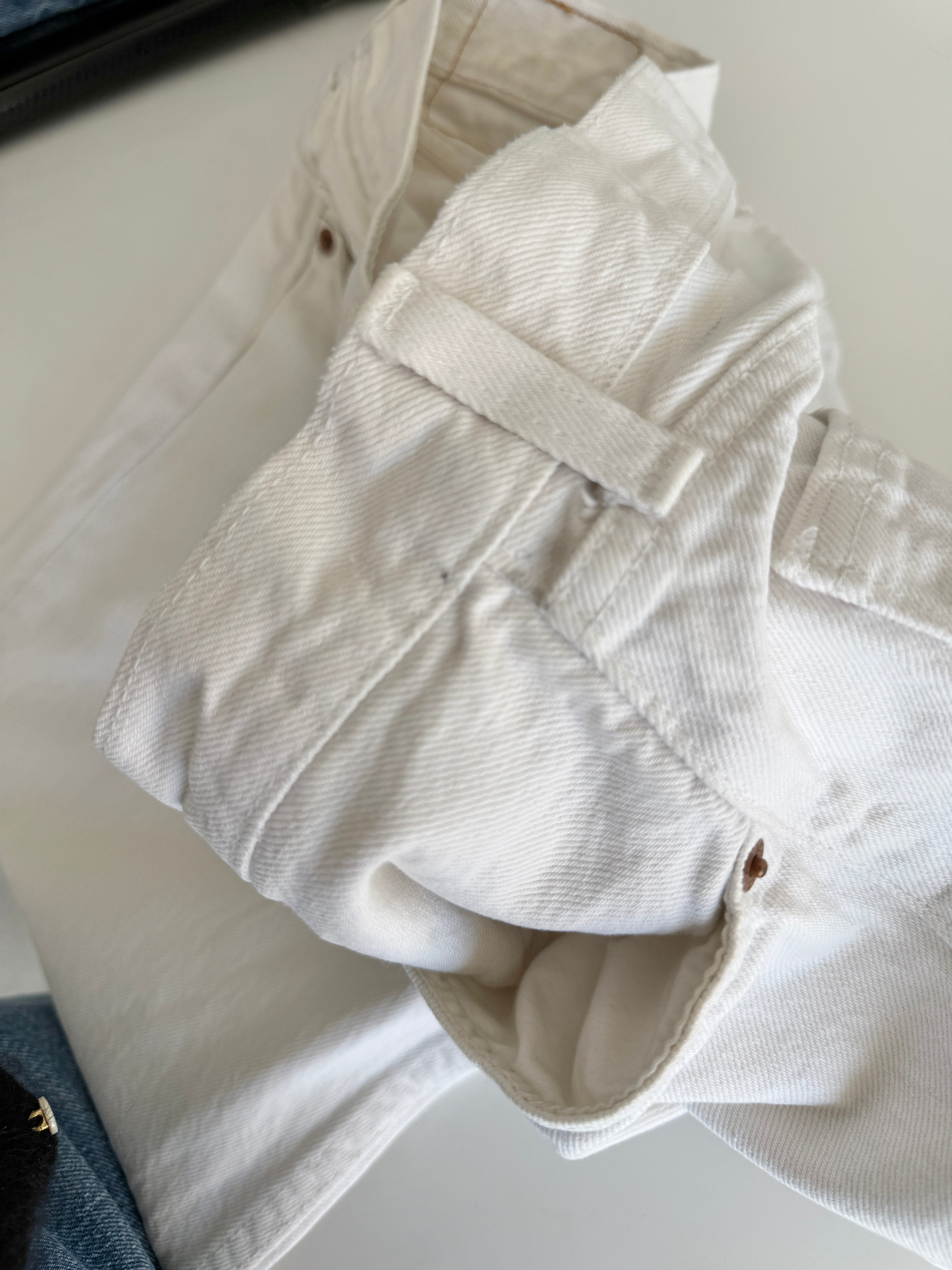 W29 L27 vintage Levis 501 28-29” measured unique white denim 90’s 501s