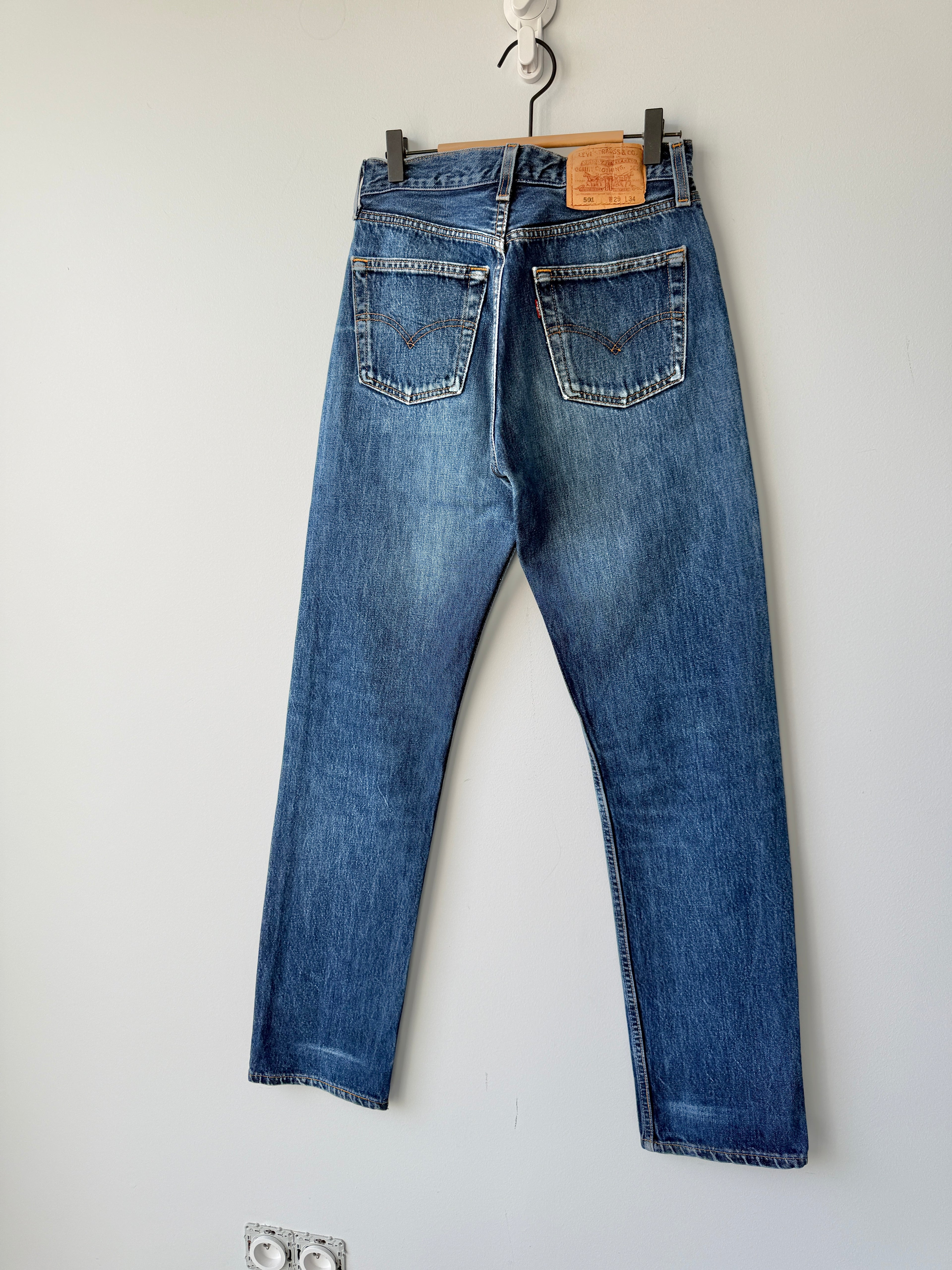 W27 L33 vintage Levis 501 26-27” dark f blue 90s Levi’s 501s USA