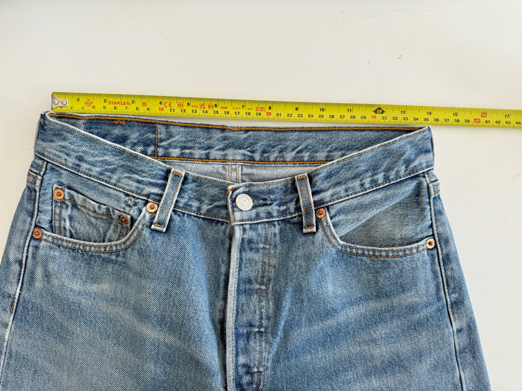 W28 L29 vintage Levis 501 27/28” measured whiskers medium blue Y2K 501s