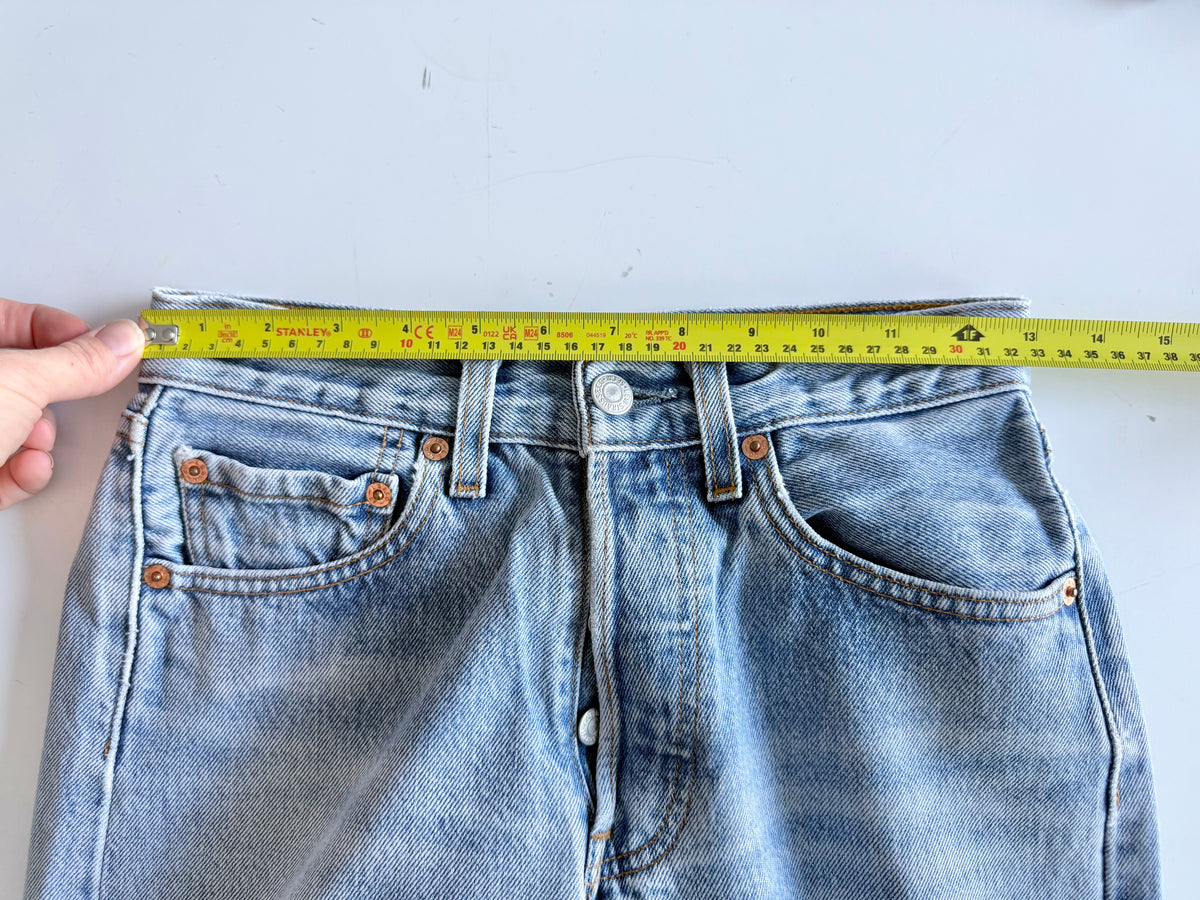 W25 L29 vintage Levis 501 light blue faded 24/25” measured waist 90s levis 501s