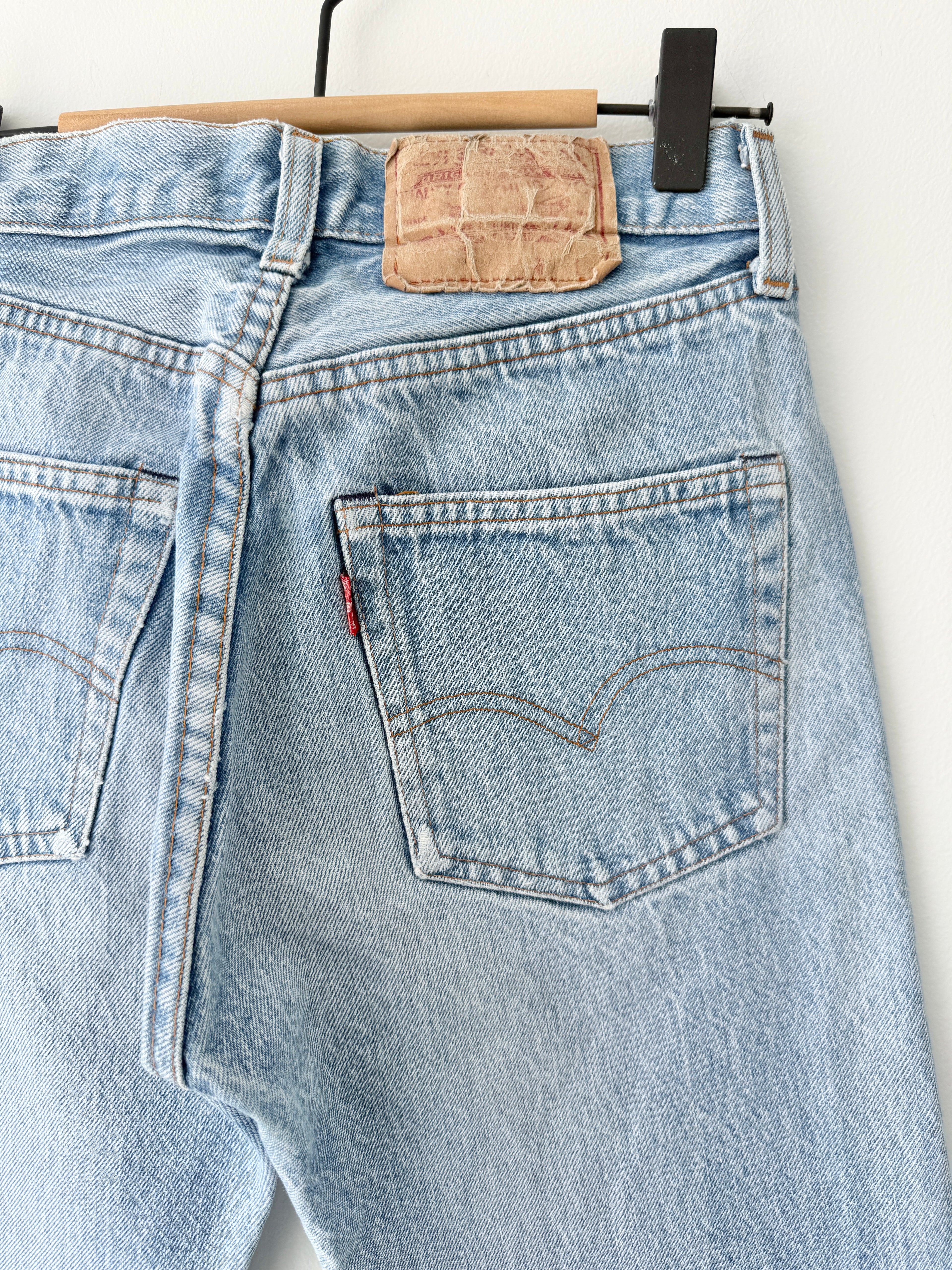 W24 L28 vintage Levis 501 24” light blue Levi’s 501s 80s