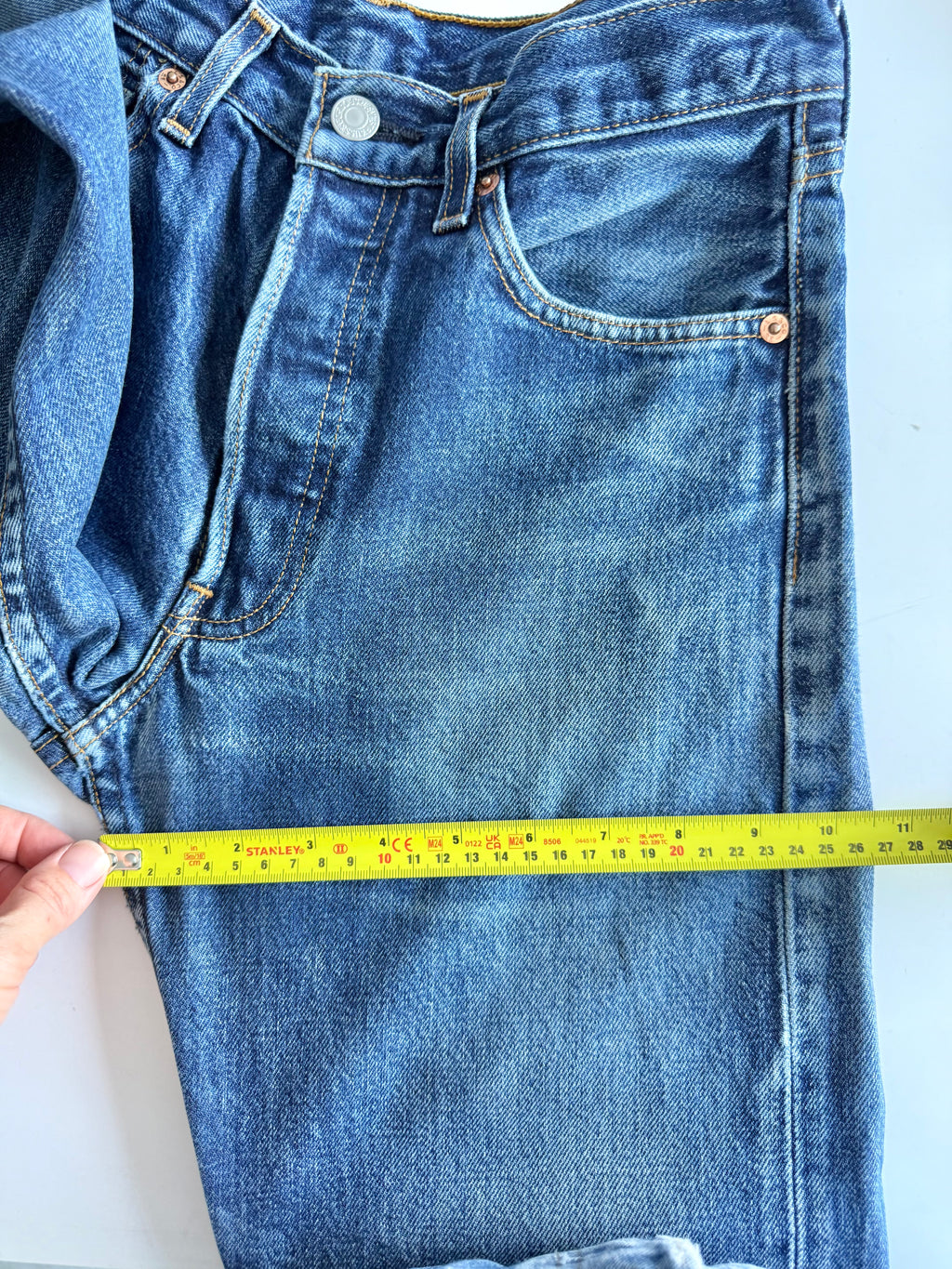 W26 L30 vintage Levis 501 dark blue 25/26” measured waist Y2K levis 501s