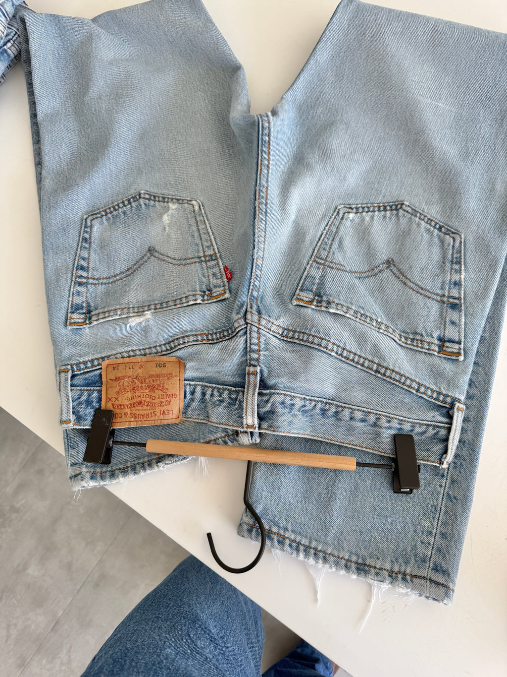 W29 L33 vintage Levis 501 29” measured light faded blue made in 90s