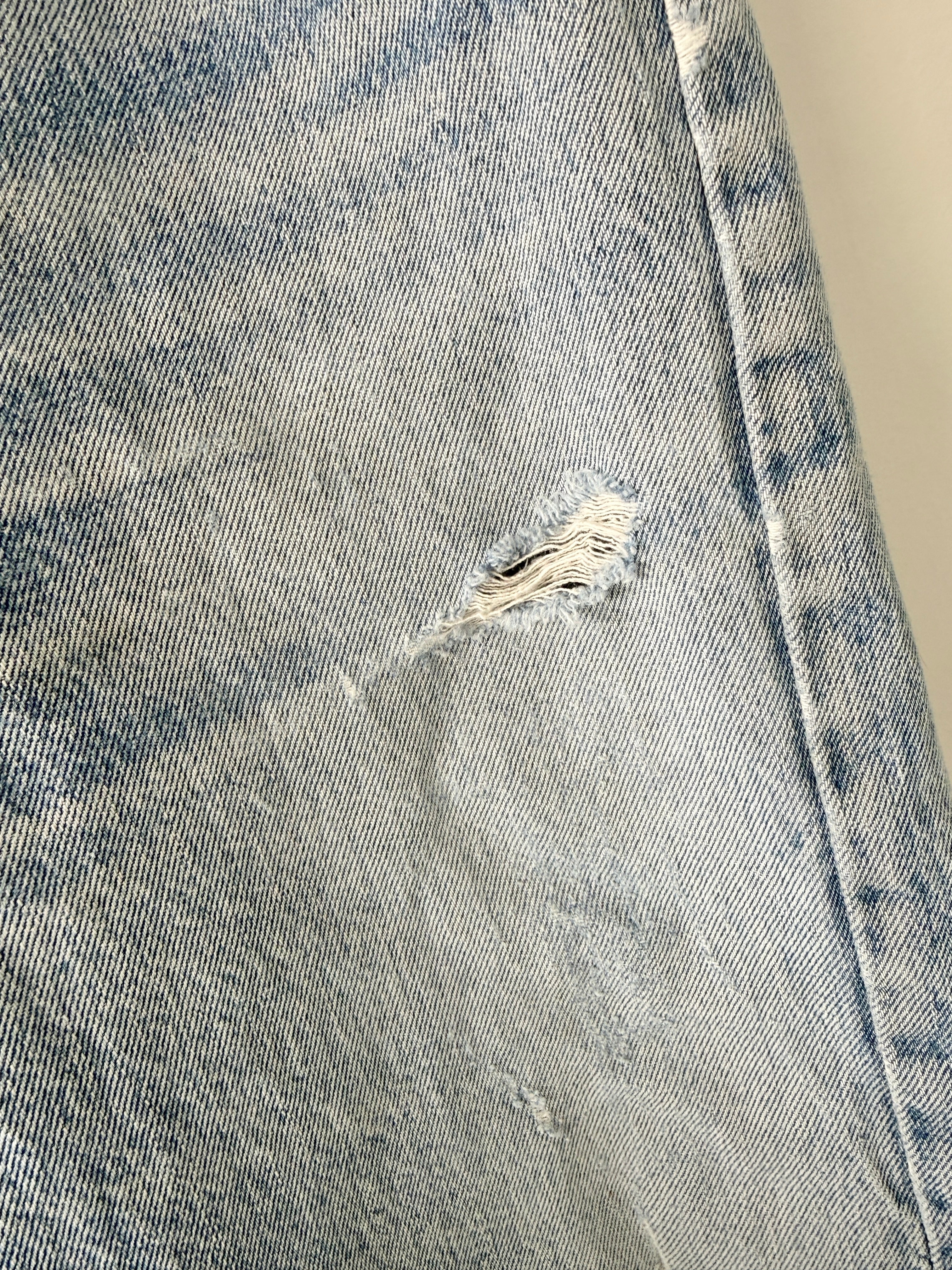 W30 L30 vintage Levis 501 29-30” measured distressed light blue denim 80s 501s