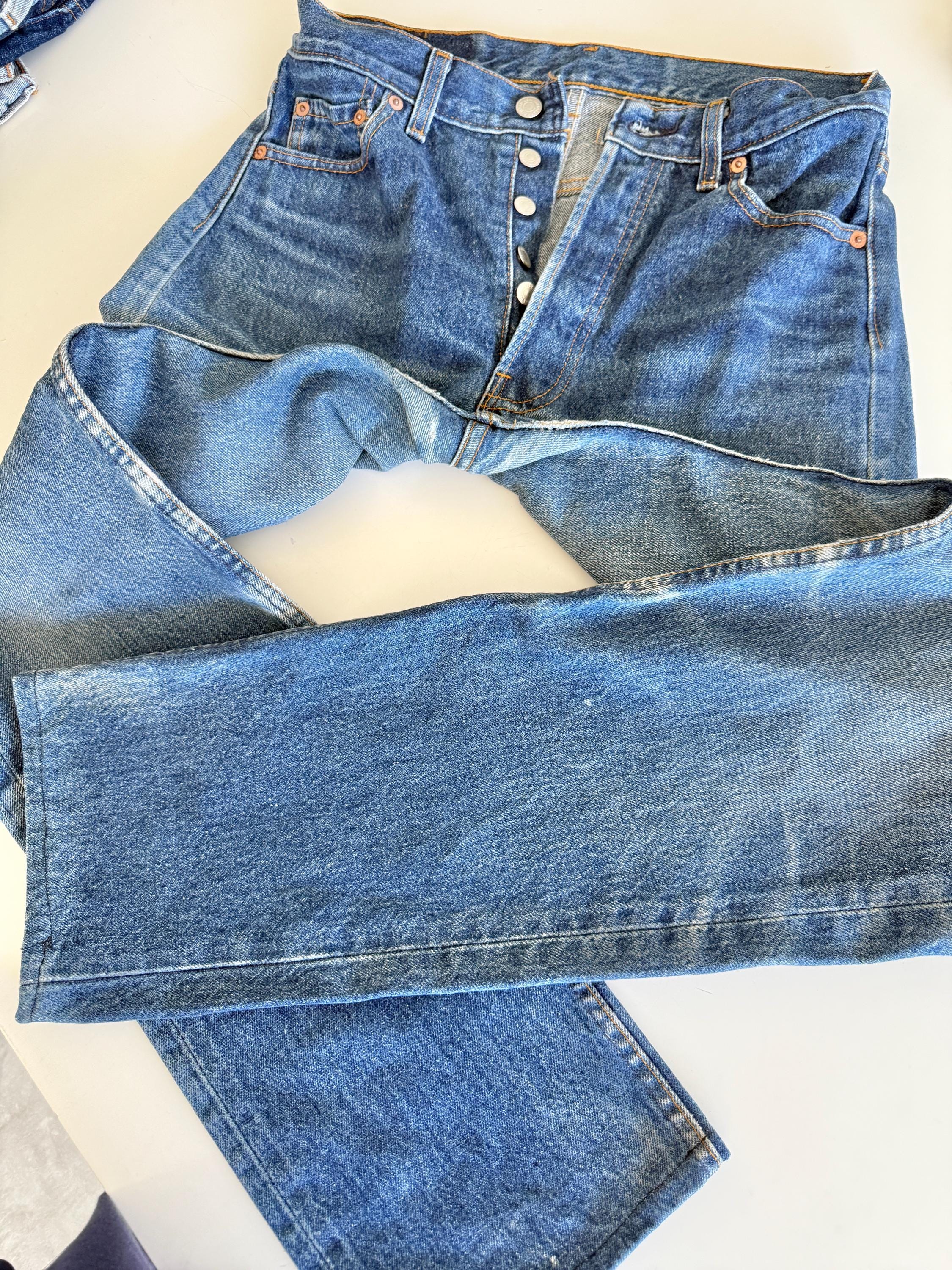W29 L31 vintage Levis 501 28-29” measured waist dark faded denim made in USA 90s