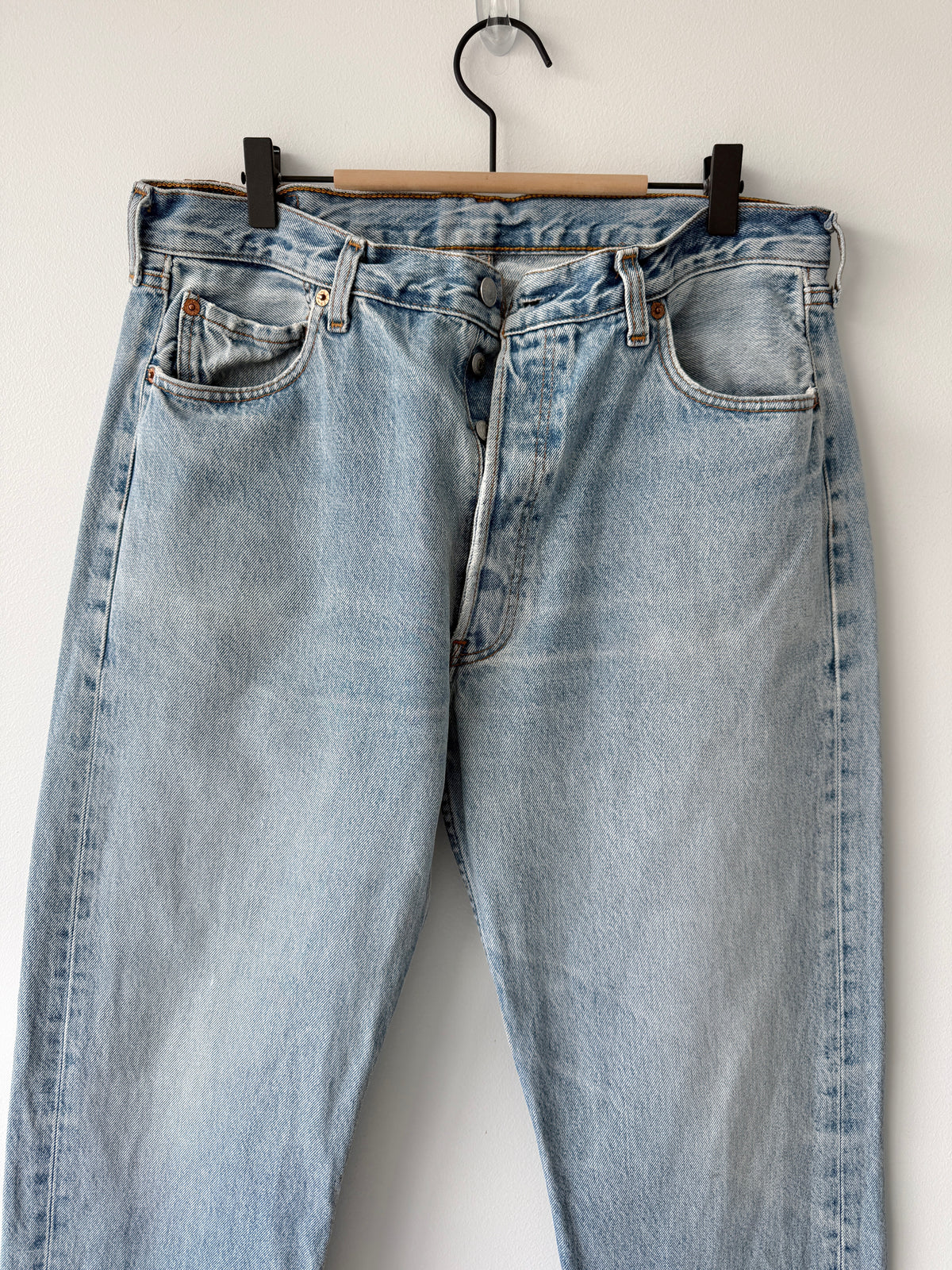 W34 L31 vintage Levis 501 light blue faded  33/34” measured waist 90s 501s