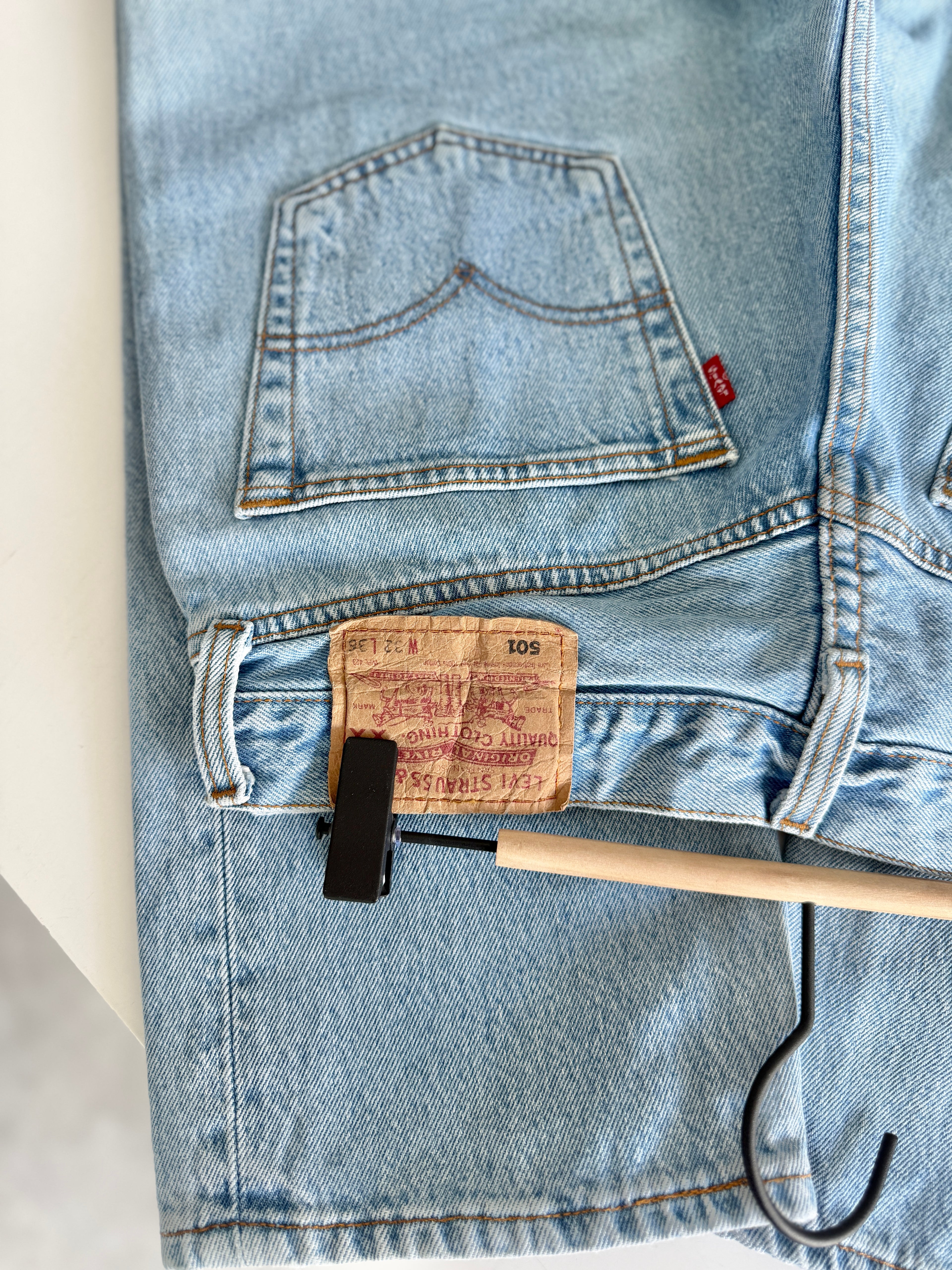 W29 L33 vintage Levis 501 29” measured light blue faded 90s denim Levi’s 501s