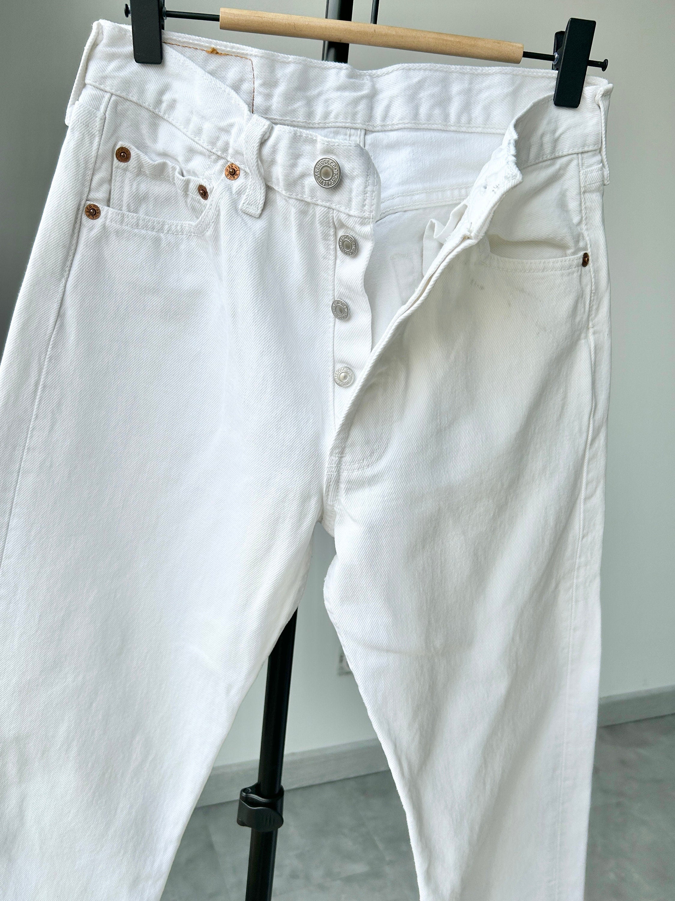 Levi’s 501 vintage w27 L30 Levi’s 501 white off white straight leg white 501 vintage blue 501 worn vintage Levi’s
