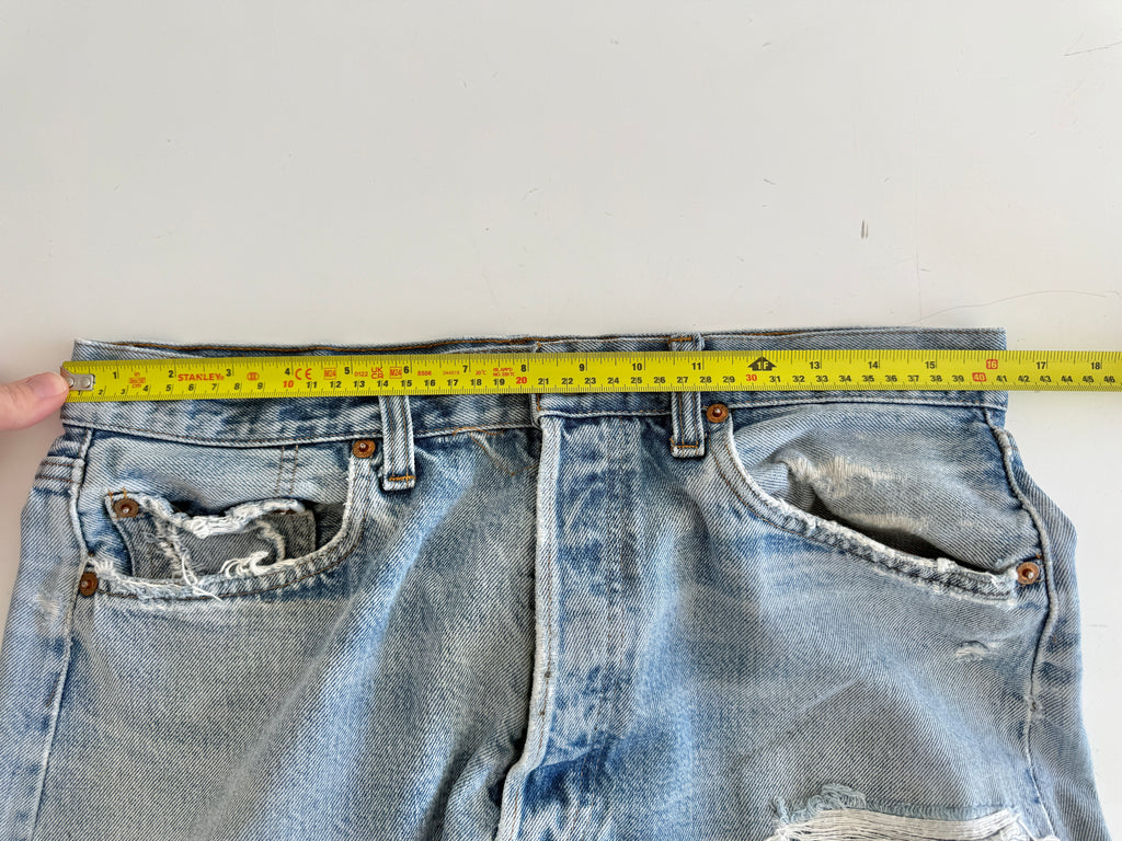 W32 L31 selvedge vintage Levis 501 31/32” measured light blue denim 70s Levi’s 501s USA