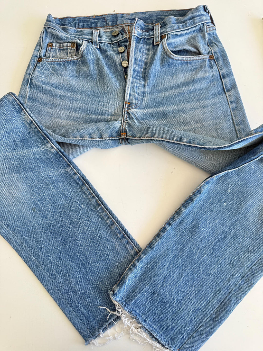 W27 L29 Levis 501 vintage 26-27” measured waist dark faded made blue made in 80s