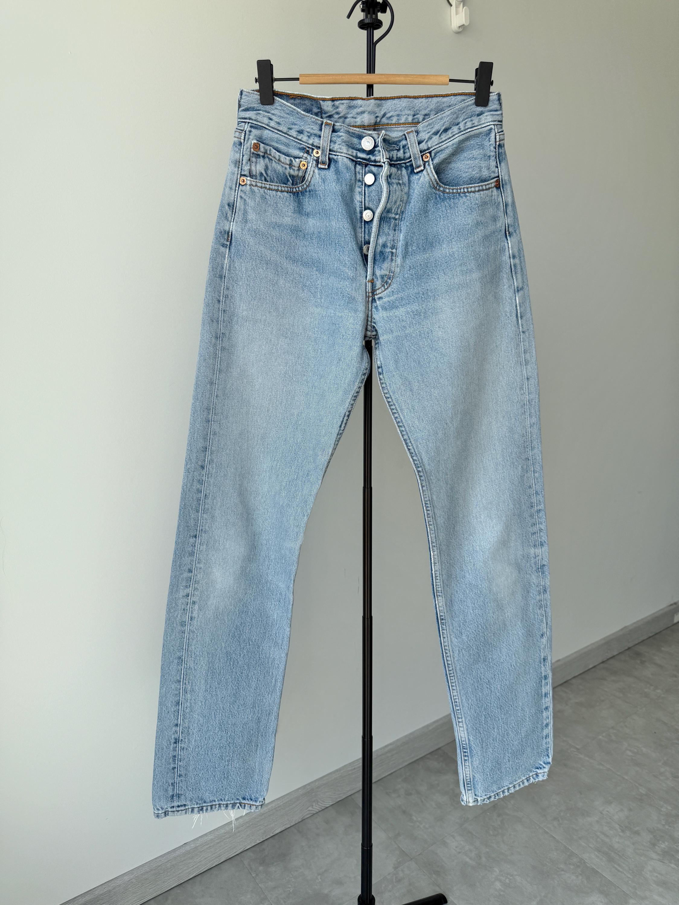 W27 L32 Levis 501 vintage 26-27” measured waist faded light medium blue year 2000 made in turkey new