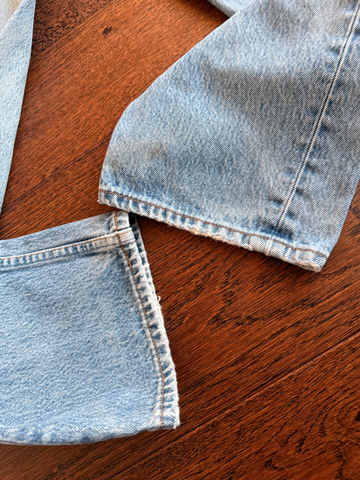 Soft W31 L29 vintage Levis 501s 31” measured medium light blue faded 90s 501s
