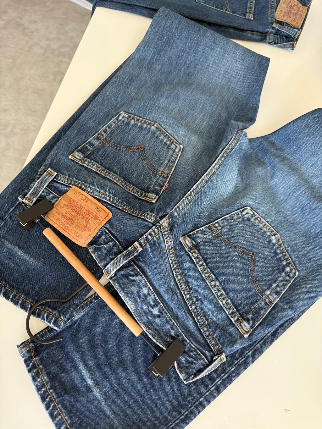 W27 L33 vintage Levis 501 26-27” dark f blue 90s Levi’s 501s USA