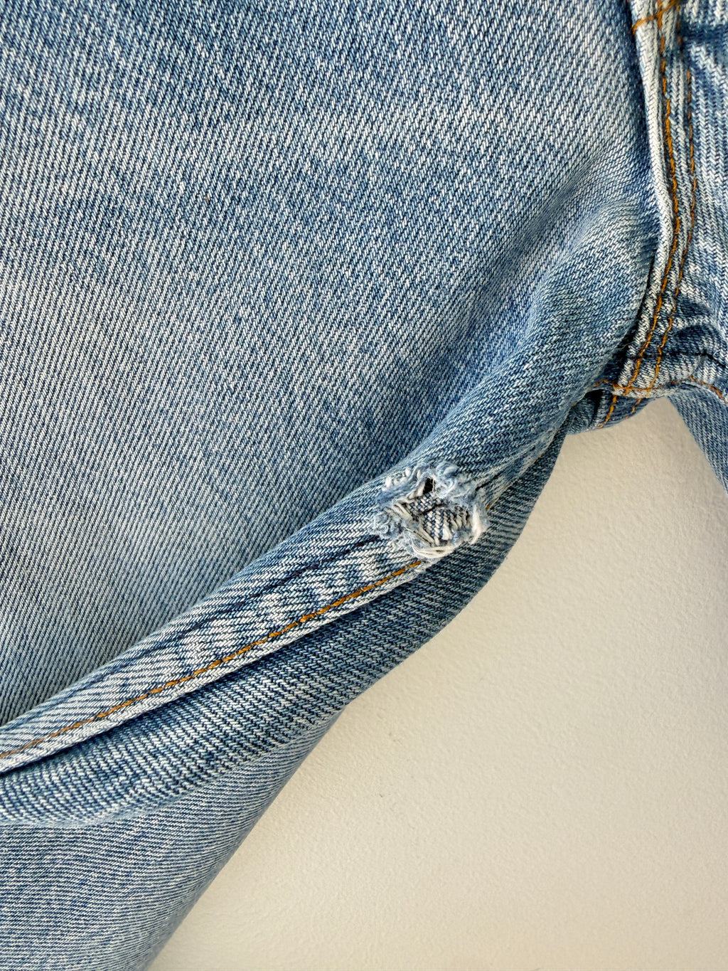 Distressed W26 L30 vintage Levis 701 0117 25/26” measured waist dark faded 80s 701 0117