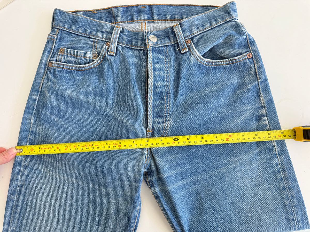 W28 L33 vintage Levis 501s 27/28” measured dark fade blue 501s 90s USA