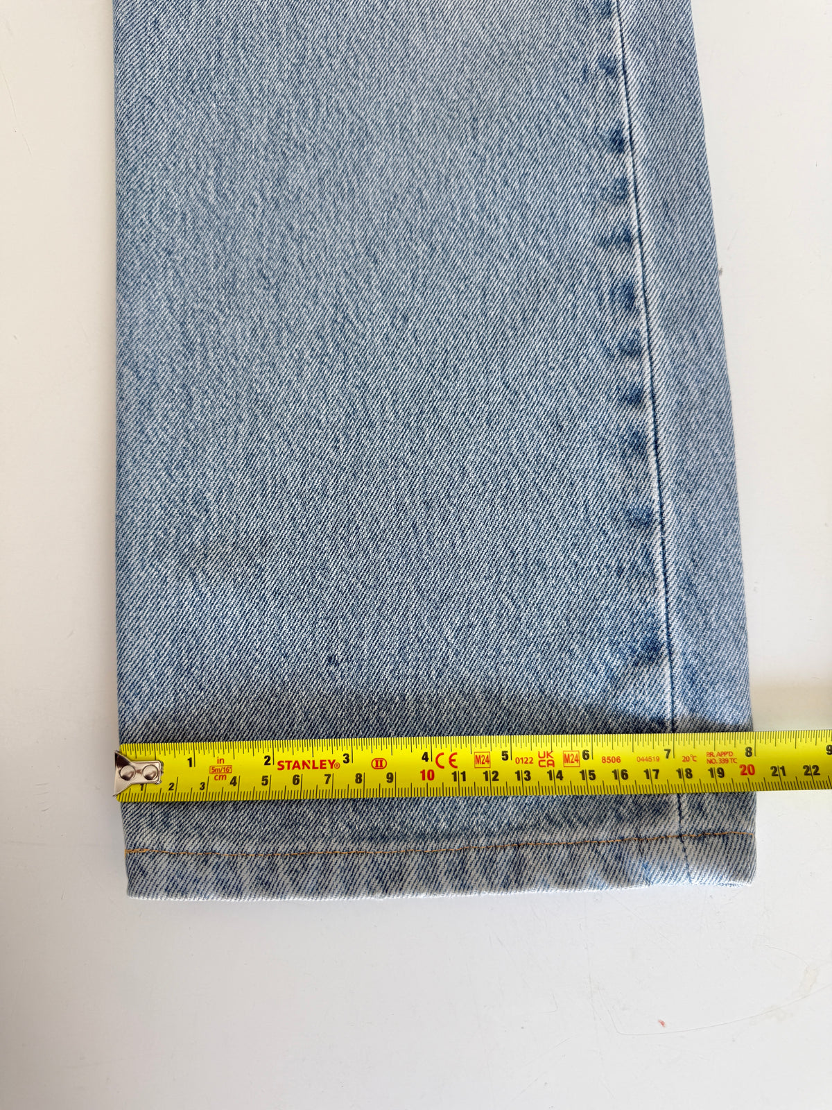 W31 L28 vintage Levis 501 light blue 30/31” measured waist 501s 90s USA