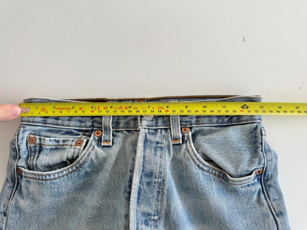 W25 L29 vintage Levis 501 24-25” measured “for women” light blue denim USA y2k