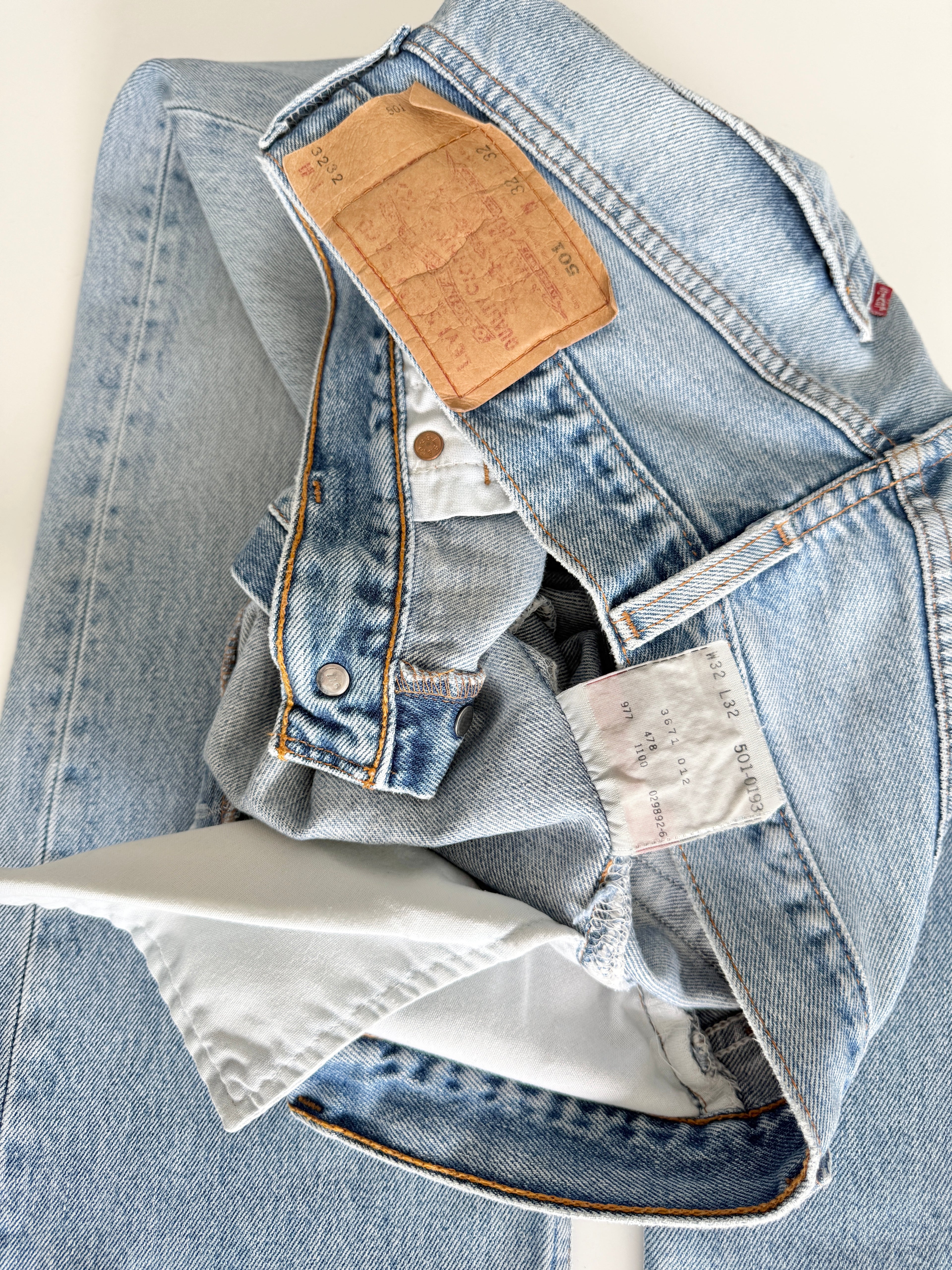 Soft W30 L31 vintage Levis 501 29/30” light blue faded Levi’s 501s Y2K