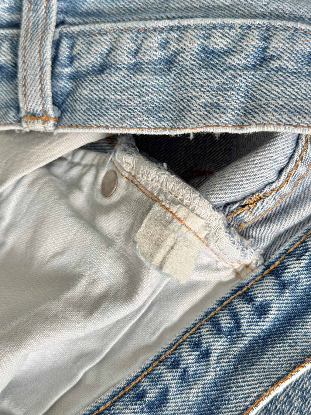 W31 L32 vintage Levis 501 30/31” measured light faded blue denim 70’s 501s USA button 6